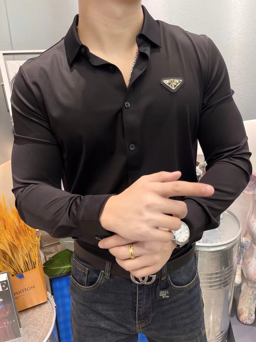 ¡P440 Hermes Hermes 2024 Contador casual camisa de manga larga! ¡El último elemento de la marca de logotipo de diseño de alta resistencia No hay rastro de sastrería Importado 80-cuento de algodón ultra-alta sensación suave y cómoda elasticidad buena suave y delicado no es fácil de pilling! ¡Extremadamente de moda y duradero para ver el acento en el cuerpo es muy guapo Cómodo y muy elegante modelos versátiles! ¡Los hombres de éxito debe tener! Tamaño: M-4XL (178 140 kg L Delgado máximo 200 kg)