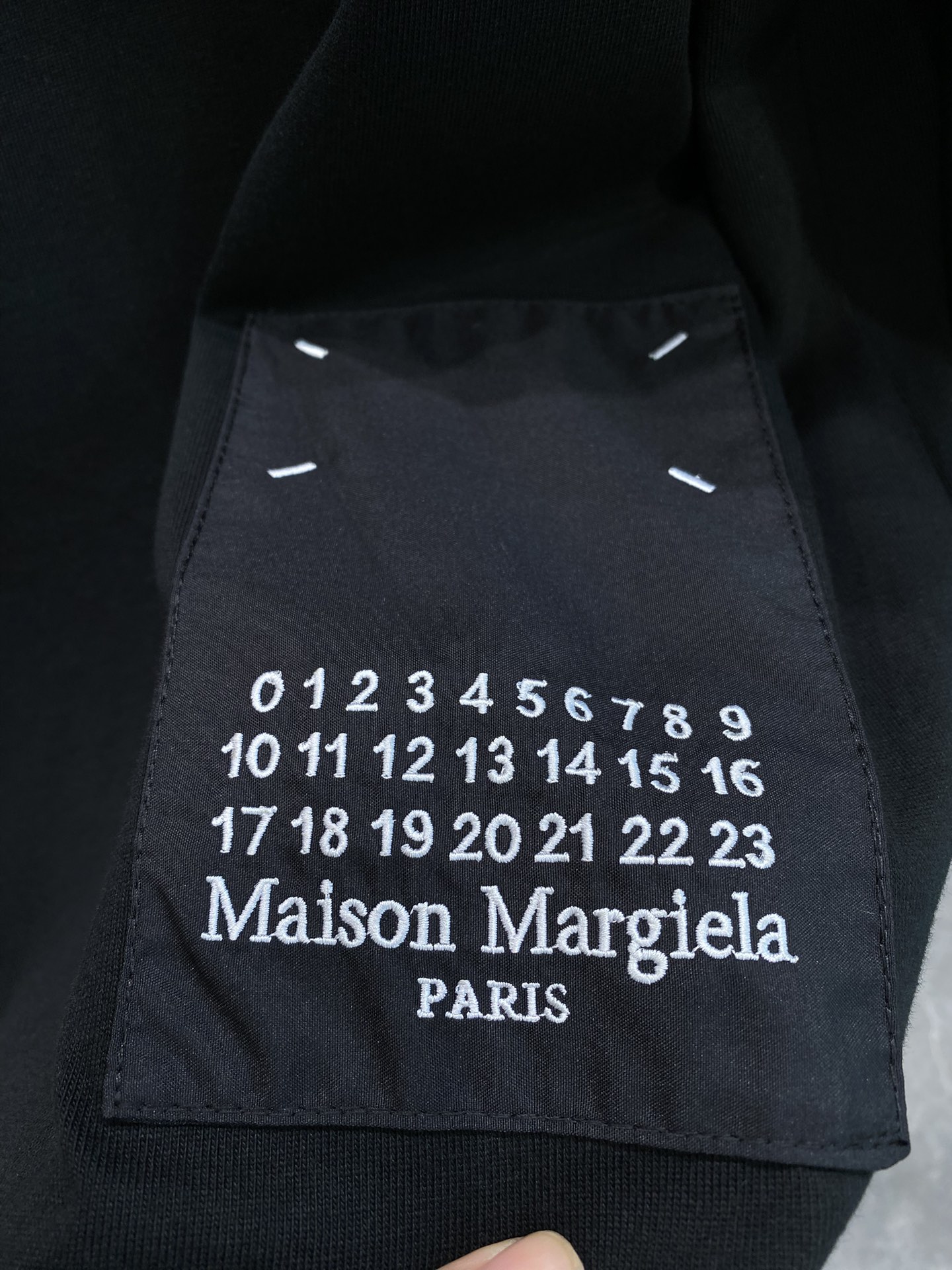 Image [9]-maison margiela2024 new long-sleeve handsome fashion top printing letters logo simple versatile models fabric cotton not only firm to maintain trend of the silhouette but also comfortable to wear yarn weaving more delicate yards S-XL 🅿️480-high-fashion bags