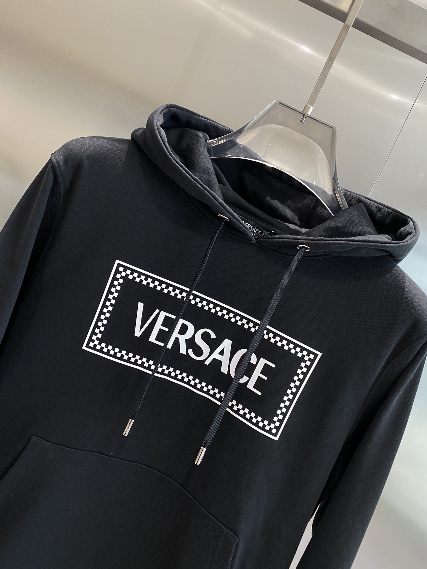 Versace VERSACE 380 grams printed terry round neck sweater Breathable cotton fabric texture is very soft and comfortable does not shrink does not deform does not pilling) Original custom accessories collar label wash mark hangtag Packaging (details perfect) Color Black Yards M-3XL 🅿️540