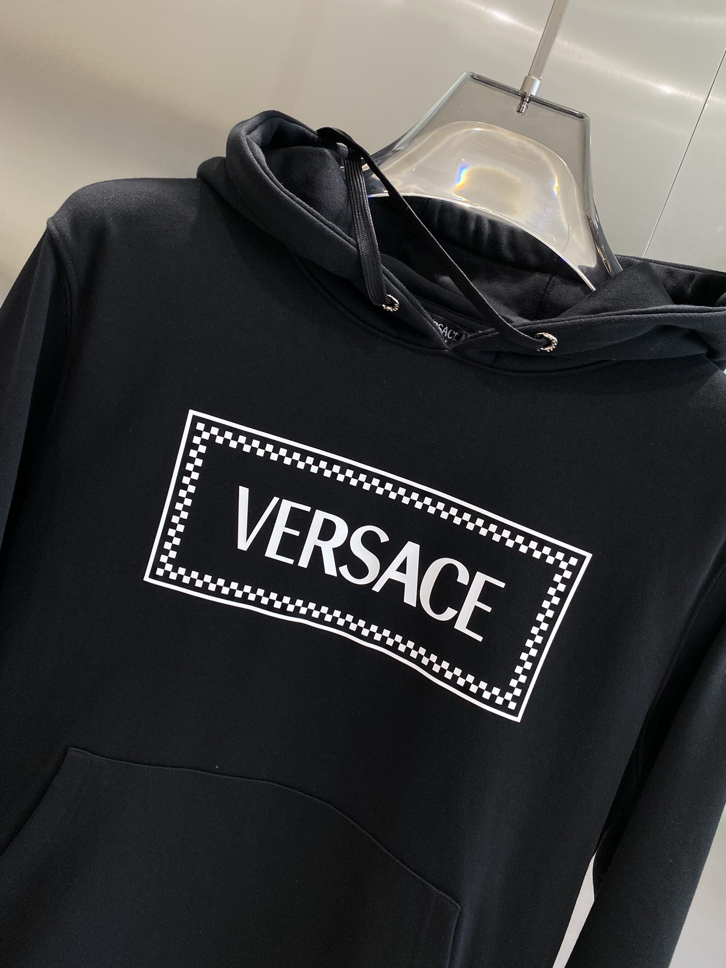 Versace VERSACE 380 grams printed terry round neck sweater Breathable cotton fabric texture is very soft and comfortable does not shrink does not deform does not pilling) Original custom accessories collar label wash mark hangtag Packaging (details perfect) Color Black Yards M-3XL 🅿️540