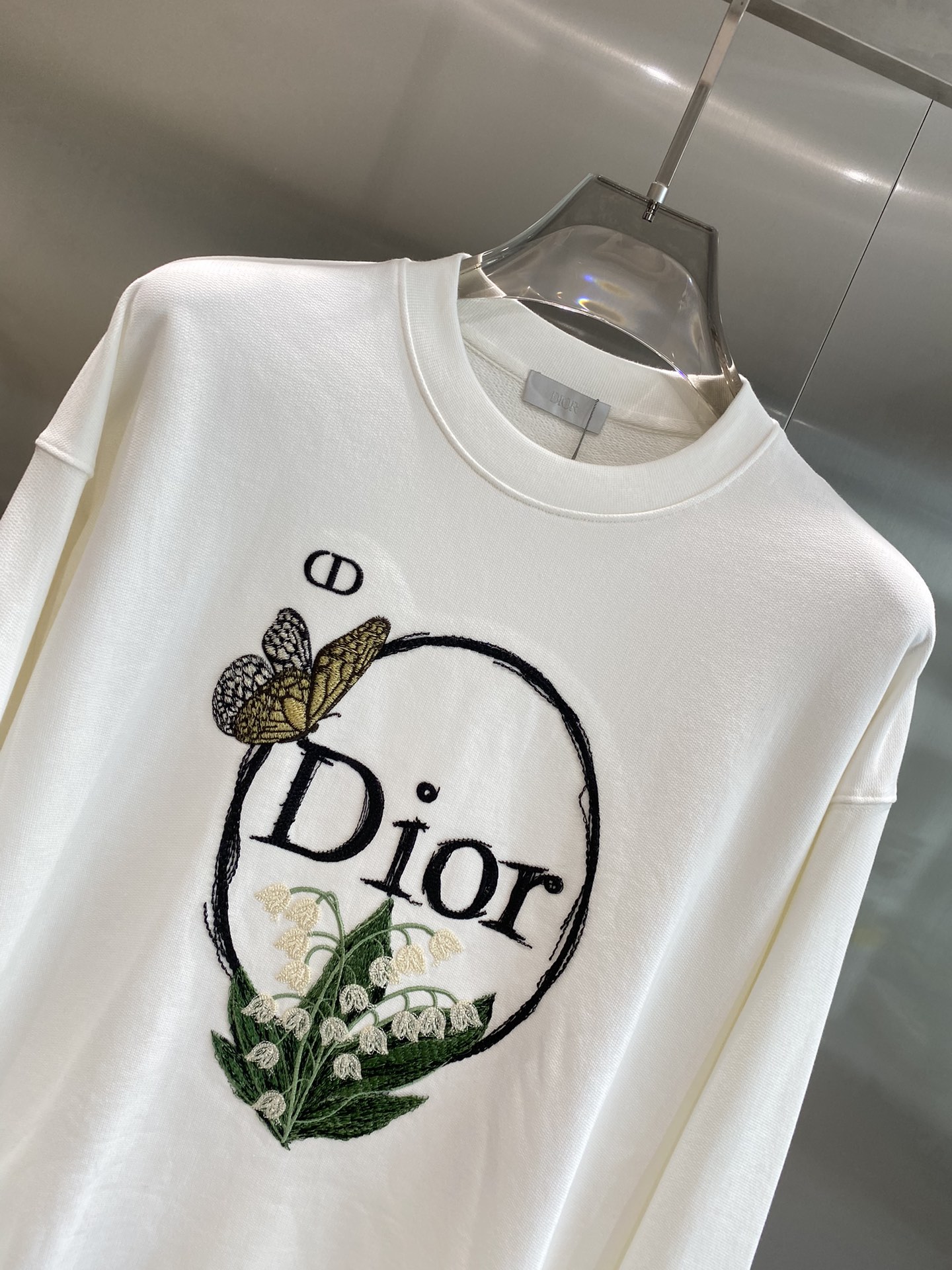 Dior High-end customization 24FW fall and winter new round neck sweater Elaborate design, both comfort and sense of sophistication of the exclusive and series to enhance the style of your attire this fall The series contains comfortable warm, classic fashion line JJ sleeves streamlined cutting practical versatile extremely high-end luxury sense of size: S - XXL 🅿️460 - high imitation factory