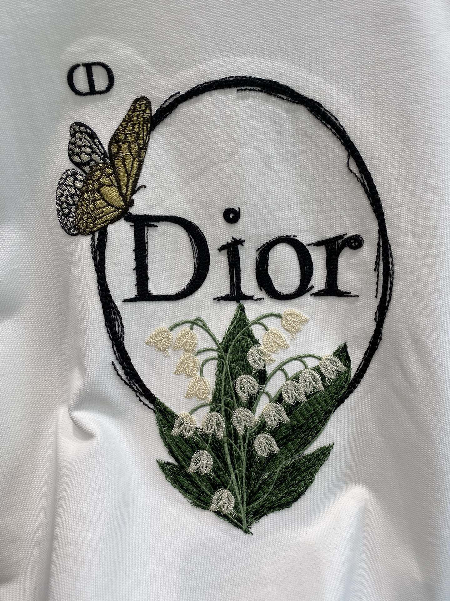 Dior High-end customization 24FW fall and winter new round neck sweater Elaborate design, both comfort and sense of sophistication of the exclusive and series to enhance the style of your attire this fall The series contains comfortable warm, classic fashion line JJ sleeves streamlined cutting practical versatile extremely high-end luxury sense of size: S - XXL 🅿️460 - high imitation factory