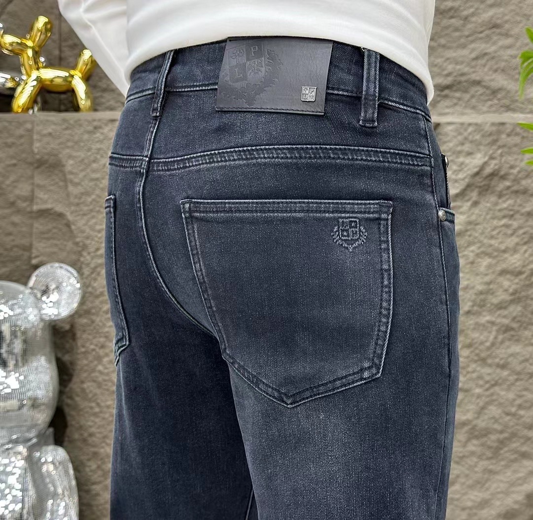 P500 LP Nuo You Pian Ya recomendación de alta gama 2024 otoño e invierno última serie de mostrador jeans ajustados personalizados de alta gama para pies pequeños última semana de la moda estilo pasarela decoración de hardware perfecta sobrepeso diseño artesanal elementos esenciales de moda estilo simple y versátil bordado a mano puro costura color original proceso de lavado con levadura tela vaquera de mezclilla pesada seleccionada (algodón puro) ¡la confección tridimensional con detalles perfectos es el producto pináculo! (Micro estiramiento) Talla: 28-38