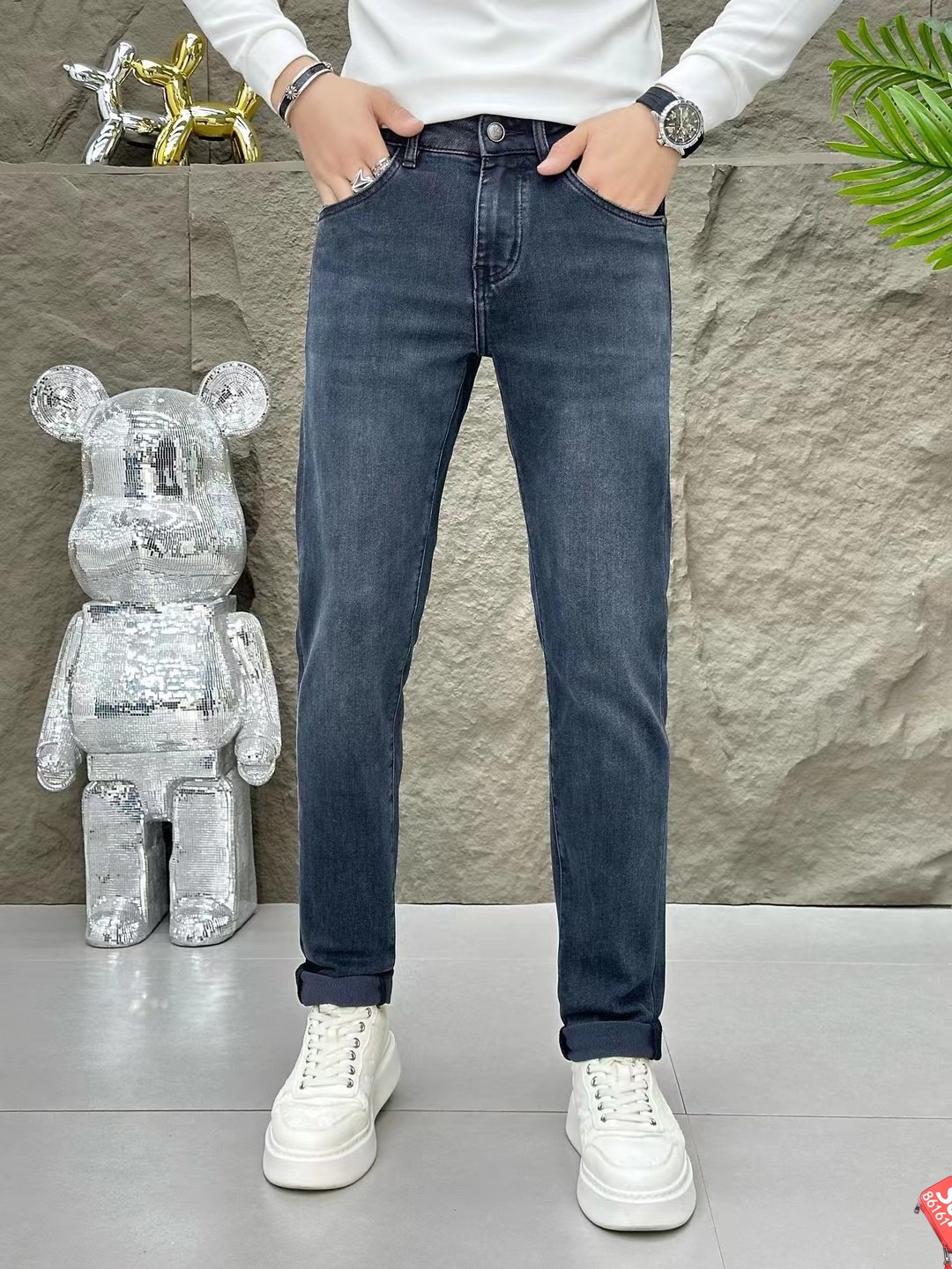 P500 LP Nuo You Pian Ya recomendación de alta gama 2024 otoño e invierno última serie de mostrador jeans ajustados personalizados de alta gama para pies pequeños última semana de la moda estilo pasarela decoración de hardware perfecta sobrepeso diseño artesanal elementos esenciales de moda estilo simple y versátil bordado a mano puro costura color original proceso de lavado con levadura tela vaquera de mezclilla pesada seleccionada (algodón puro) ¡la confección tridimensional con detalles perfectos es el producto pináculo! (Micro estiramiento) Talla: 28-38