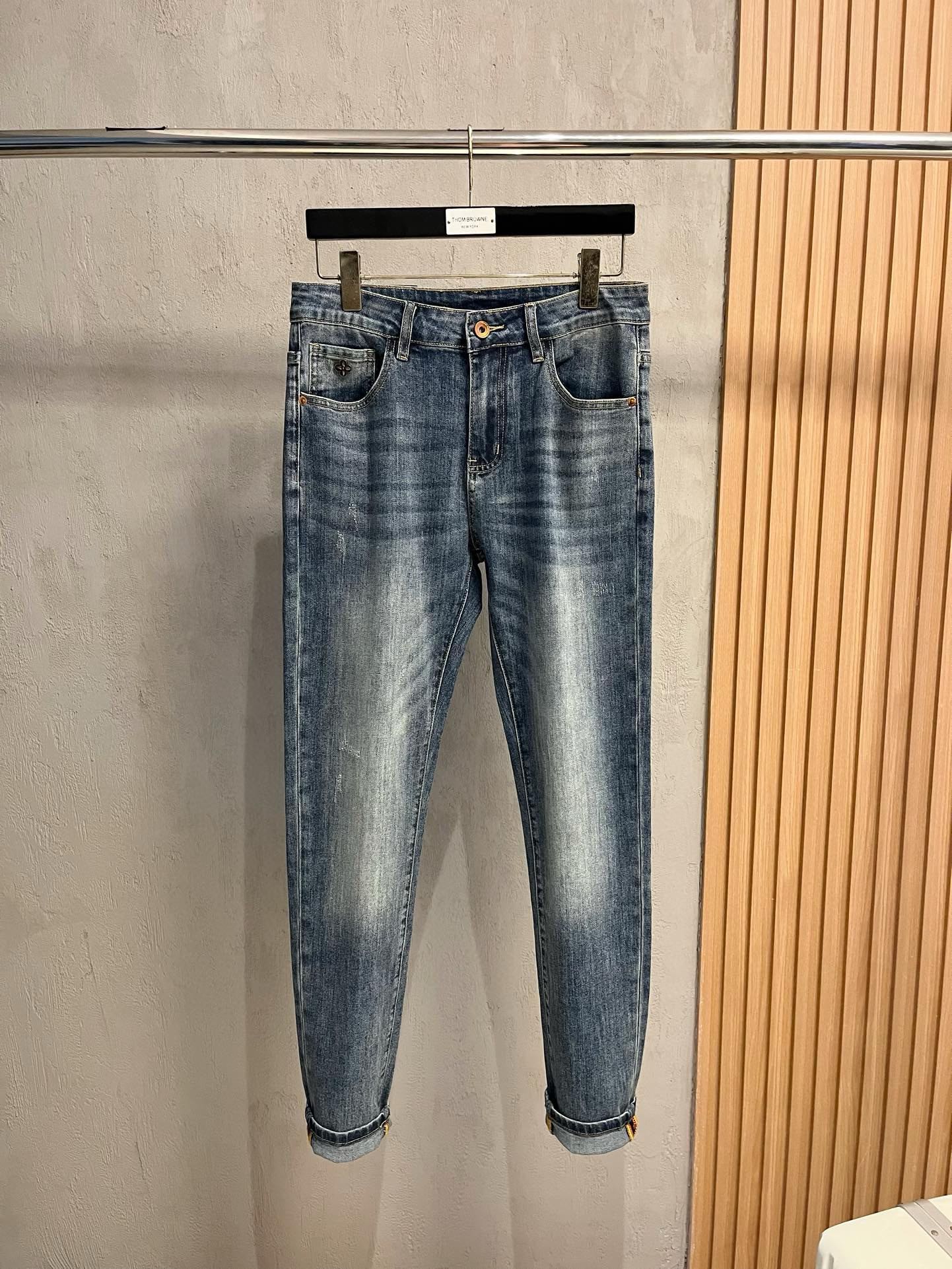 Foto [2]-P500 LV 2024ss otoño e invierno nueva tendencia de la moda sesgo pequeños pantalones vaqueros de la pierna de encargo conjunto completo de hardware nuevo diseño de la marca proceso de mano de obra fina detalles perfectos alta versión de la yarda: 29-38 (no 35.37)-bolsas de alta moda