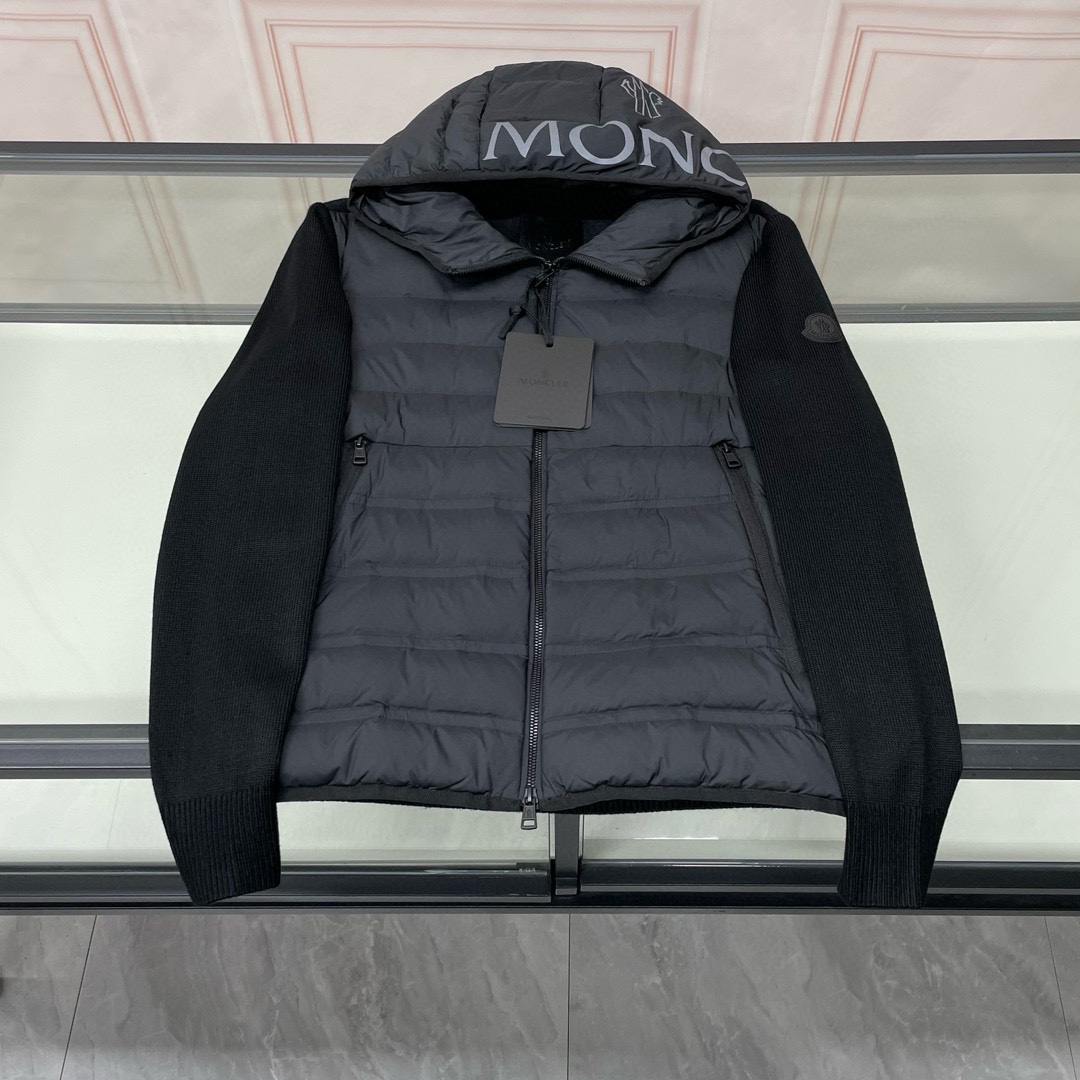 P1080 Moncler Moncler High-end recommended cattle 2024 fall and winter models of men's pure 90 down jacket spliced wool sleeves! Noble lineage, fluffy sense of full, cold weather weapon High-end top tier ready-to-wear The entire garment is designed using hand-heavy craftsmanship, the inner part of the skeleton as a support are all over the hand-pressing adhesive strips of waterproof coating in the shape of outdoor punching jacket as the tone of the design elements of fashion is not dominated by functionality of the high-street practical wear models filler for imported high-grade selection of 90 white duck down + 10 feathers high weight, thick, fast heat and polythermal warmth excellent effect gathering Zegna's traditional craftsmanship Symbol piece and gives the new season of fashion vitality and fashion aesthetic value also Zhuangyixiang style urban elite men preferred Size: M-3XL178 140 pounds wear L Slim maximum wearable 190 pounds - high quality replica handbags