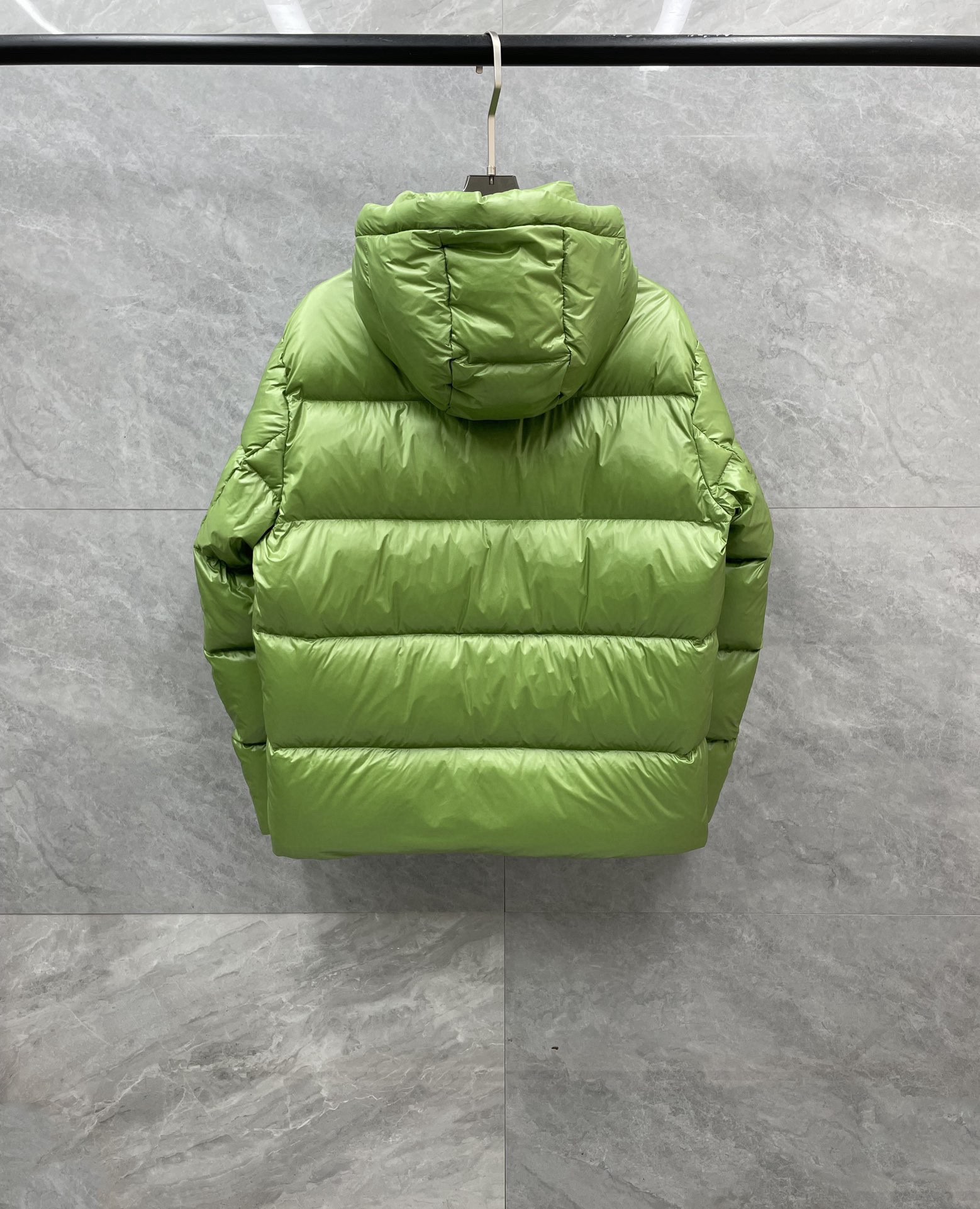 P1420 Moncler Moncler gado recomendado de alta qualidade 2024 outono / inverno Jaqueta masculina Pure 90 Down! Linhagem nobre, cheia de sensação fofa, arma fria, roupas prontas para vestir de alto nível, toda a peça é projetada usando artesanato pesado à mão, a parte interna do esqueleto como suporte é coberta com tiras em relevo à mão de revestimento impermeável na forma de silhueta de capa de chuva ao ar livre como o tom da integração dos elementos de design da moda não é orientado para a funcionalidade modelos práticos de rua cheios de seleção importada de alto grau de 90 penas de pato branco + 10 penas, alto peso, calor espesso, rápido e calor politérmico, o efeito de coleta muito bom! O artesanato tradicional da Zegna, peça-símbolo, confere à nova estação vitalidade e valor estético à moda, bem como ao estilo harmonioso de Zhuang e à elite urbana preferida dos homens Tamanho: M-3XL178 140 libras desgaste L Slim máximo 190 libras