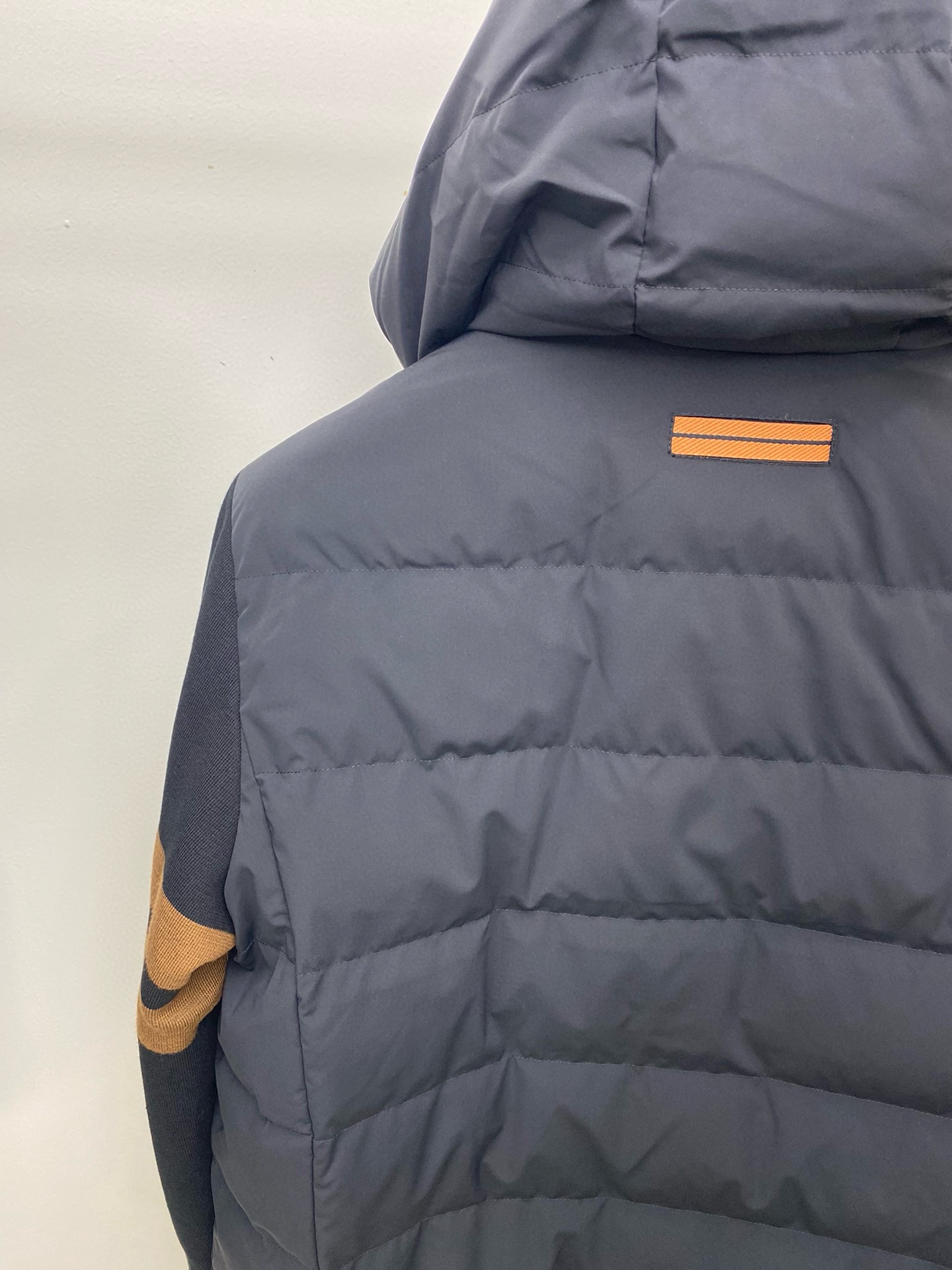 P1420 Zegna Zegna marchandises haut de gamme 2024 automne et hiver veste en duvet d'oie original 1:1 personnalisé quincaillerie accessoires importés original personnalisé Bienvenue au comptoir comparaison haute qualité absolue utilisant top 90 blanc duvet d'oie ultra-doux Remplissage de plumes duveteux plein tissu super lourd exécution bar 👍 version de la parfaite Note ⚠ tissu ultra-confortable Modèles exclusifs marchandises non commercialisées.Couleur : Noir BleuHommes et femmes même taille : M L XL 2XL 3XL usure maximale 190 kg