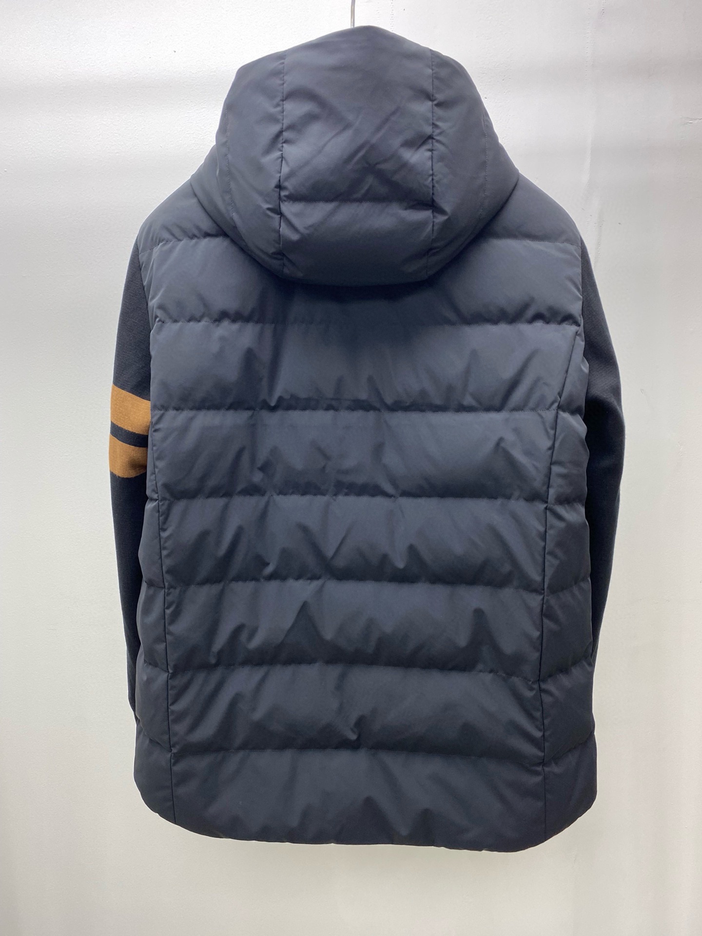 P1420 Zegna Zegna marchandises haut de gamme 2024 automne et hiver veste en duvet d'oie original 1:1 personnalisé quincaillerie accessoires importés original personnalisé Bienvenue au comptoir comparaison haute qualité absolue utilisant top 90 blanc duvet d'oie ultra-doux Remplissage de plumes duveteux plein tissu super lourd exécution bar 👍 version de la parfaite Note ⚠ tissu ultra-confortable Modèles exclusifs marchandises non commercialisées.Couleur : Noir BleuHommes et femmes même taille : M L XL 2XL 3XL usure maximale 190 kg