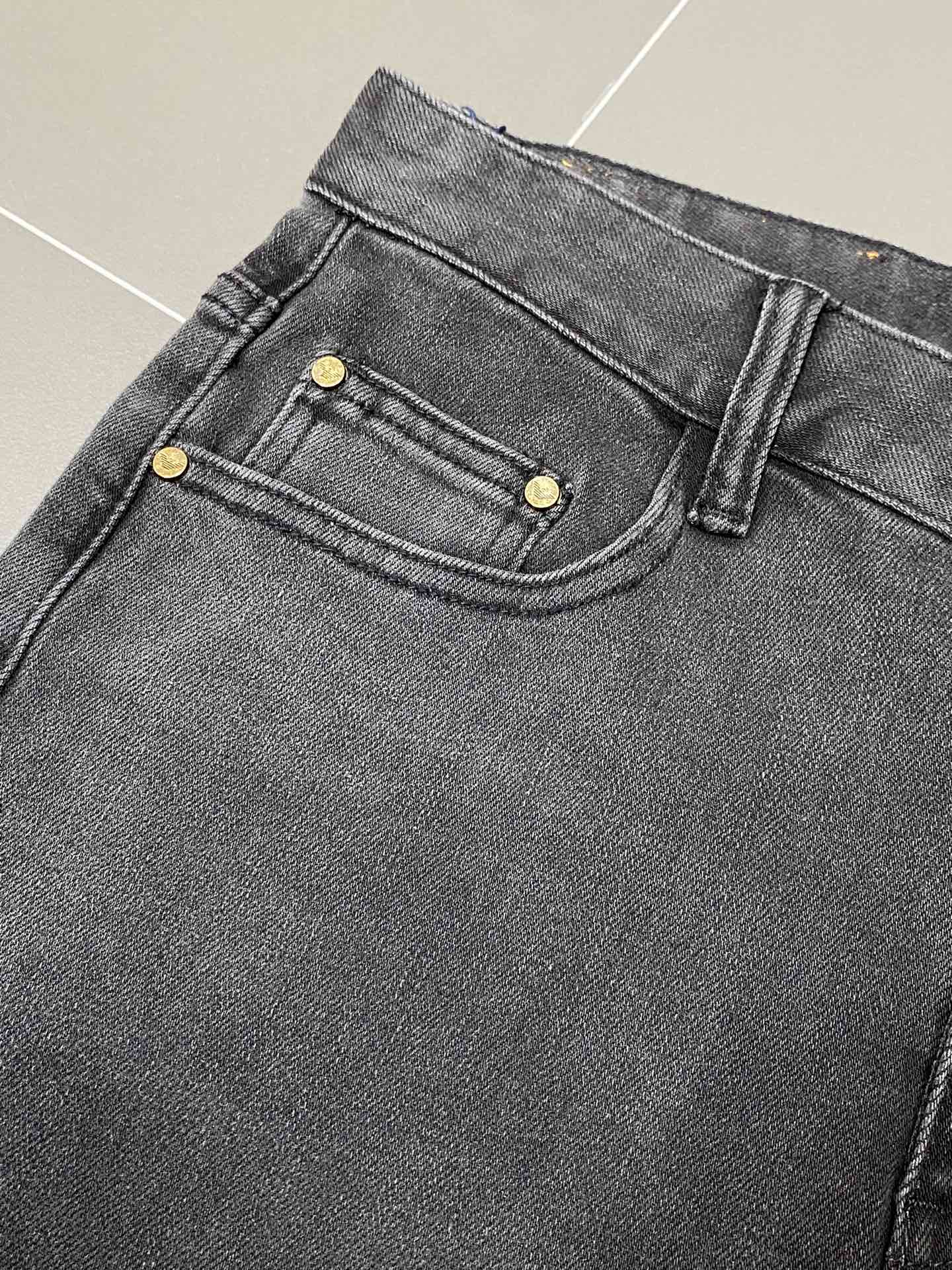 Imagem [7]-P520 Armani Armani 💥 Exclusivo exclusivo novo jeans casual Versão de alta qualidade! Contador tecido personalizado Conforto respirável alta detalhes impecáveis elementos da marca conceito de design reflete alta qualidade sentir delicado e macio! A alfaiataria casual apresentada na forma do corpo é excelente! Metragem:30-36- alta replica handbags