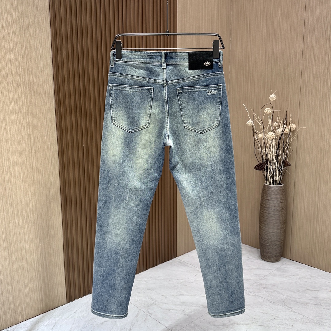 P500 Dior Dior 2024ss outono e inverno novos jeans 1:1 produção atmosfera simples também está na moda e elegante tecidos importados personalizados Hardware high-end com processo de lavagem pesada artesanato complexo artesanato requintado sensação macia com elasticidade suave e afiada importações de acessórios de hardware originais couro logotipo unha abelha 🐝 Hardware é extremamente atraente na parte superior do corpo conforto excelente fácil de montar durável! 🔴Duração: 30-38🈚️37🔴Cor: Azul-Sacos de alta qualidade