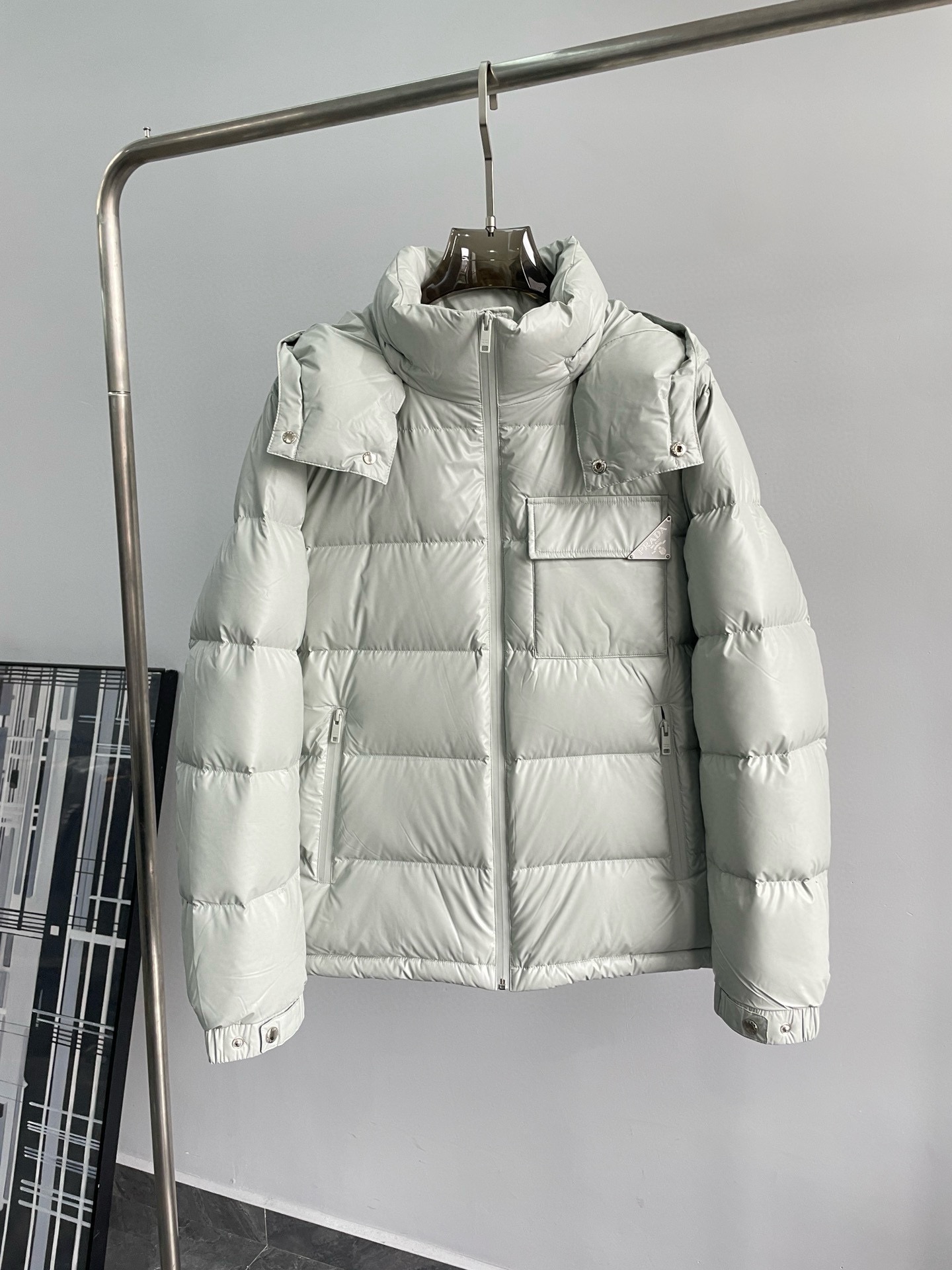 P1420 Moncler Moncler gado recomendado de alta qualidade 2024 outono / inverno Jaqueta masculina Pure 90 Down! Linhagem nobre, cheia de sensação fofa, arma fria, roupas prontas para vestir de alto nível, toda a peça é projetada usando artesanato pesado à mão, a parte interna do esqueleto como suporte é coberta com tiras em relevo à mão de revestimento impermeável na forma de silhueta de capa de chuva ao ar livre como o tom da integração dos elementos de design da moda não é orientado para a funcionalidade modelos práticos de rua cheios de seleção importada de alto grau de 90 penas de pato branco + 10 penas, alto peso, calor espesso, rápido e calor politérmico, o efeito de coleta muito bom! O artesanato tradicional da Zegna, peça-símbolo, confere à nova estação vitalidade e valor estético à moda, bem como ao estilo harmonioso de Zhuang e à elite urbana preferida dos homens Tamanho: M-3XL178 140 libras desgaste L Slim máximo 190 libras