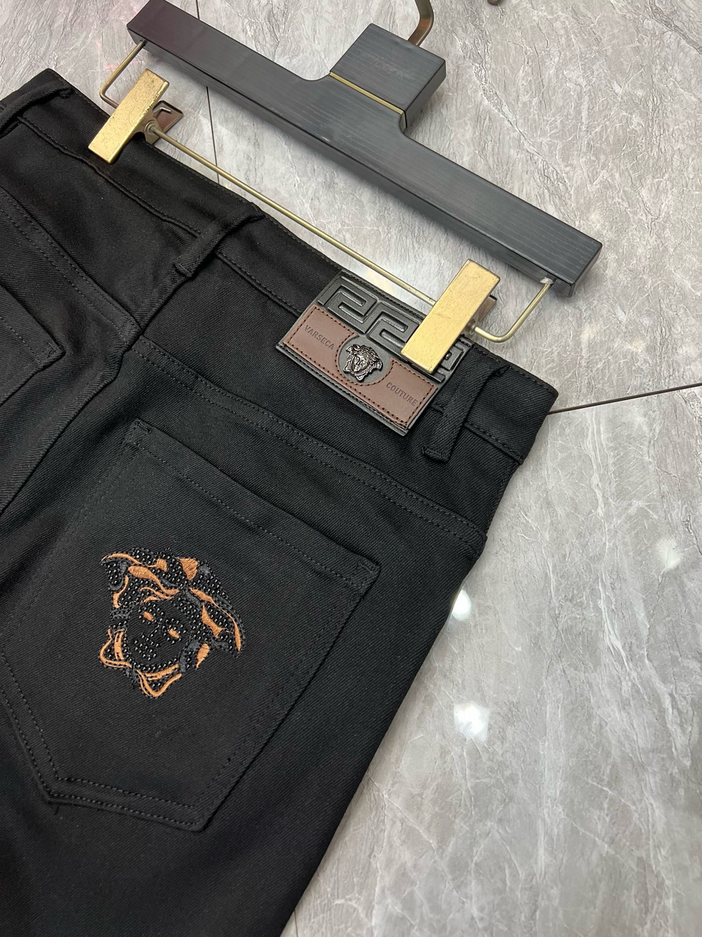 Image [9]-P560 VER Versace 2024 autumn and winter new three complete jeans De bonnes marchandises n'ont pas besoin d'être présentées Regardez les détails Taille du compteur : 29-36-Sacs haute couture