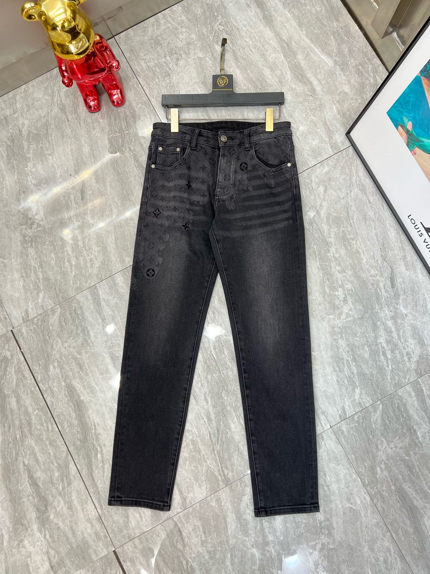 Image [2]-P560 LV 2024 autumn and winter new three complete labels jeans good goods do not need much introduction Look at the details Counter size : 29-36-High-fashion bags