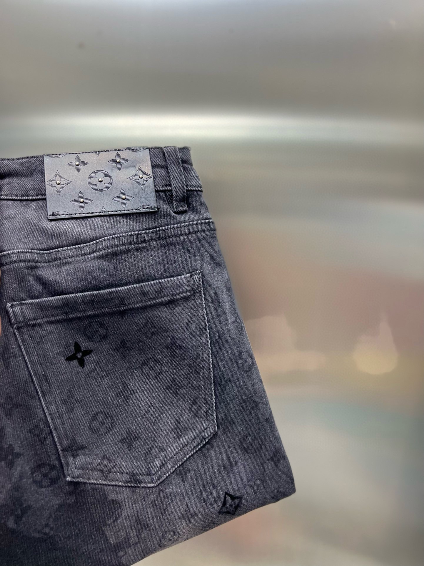 P560 LV 2024 outono e inverno novos três rótulos completos jeans bons produtos não precisam de muita introdução Veja os detalhes Tamanho do contador: 29-36- bolsas de alta qualidade