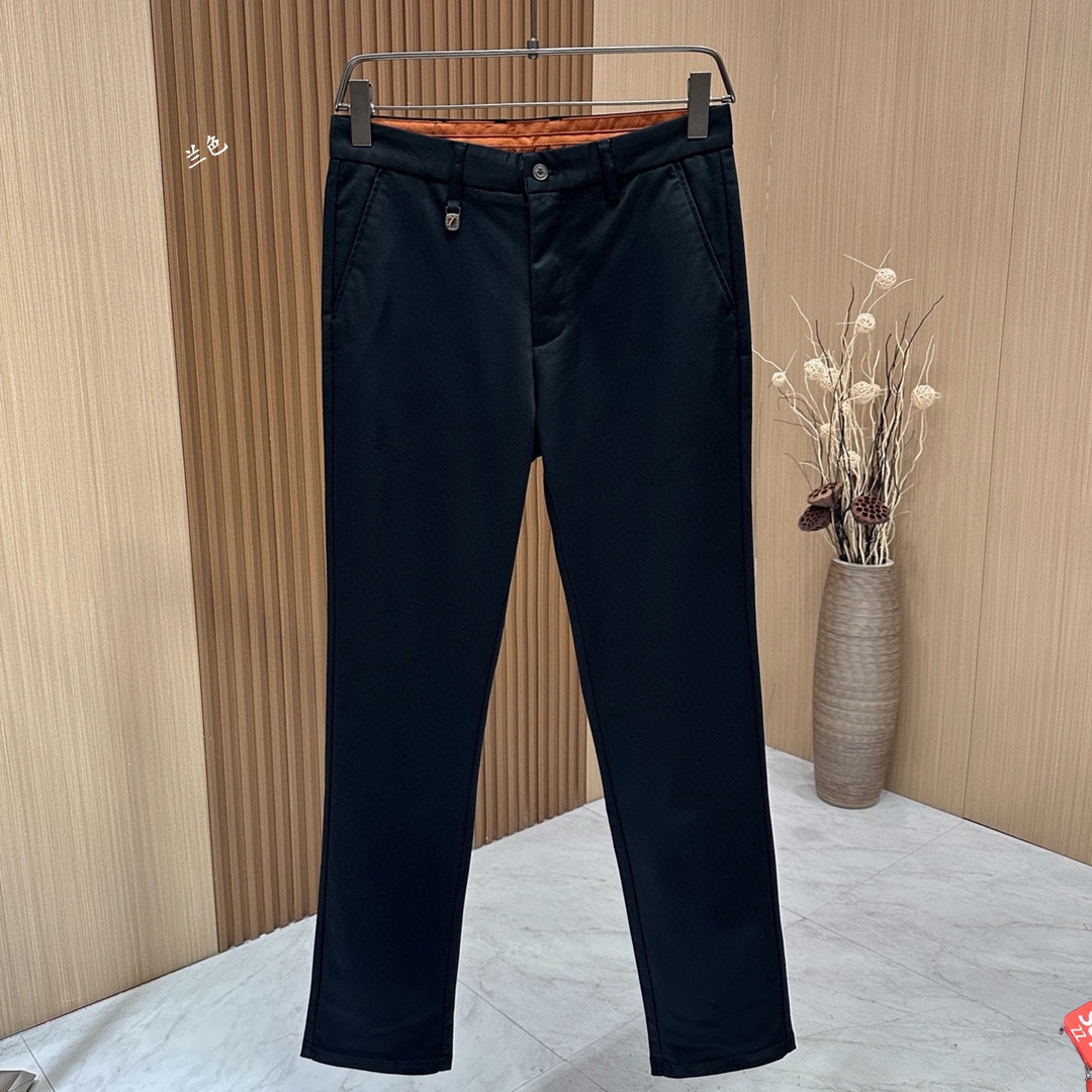 P480 Burberry 2024 fall and winter Asia counter collection of the latest models! High-end goods high-end custom-made Slim business casual pants suit pants original hardware daily business casual are fully applicable to the models on the body effect is super positive three-dimensional Slim hip leg line completely get to highlight the special cotton fabric containing Tencel! Belong to the type of color woven cotton! The texture is tight and delicate on the body is very comfortable and stylish and extremely wearable versatile very worth getting! Old customers must receive recommended! Size: 29-40