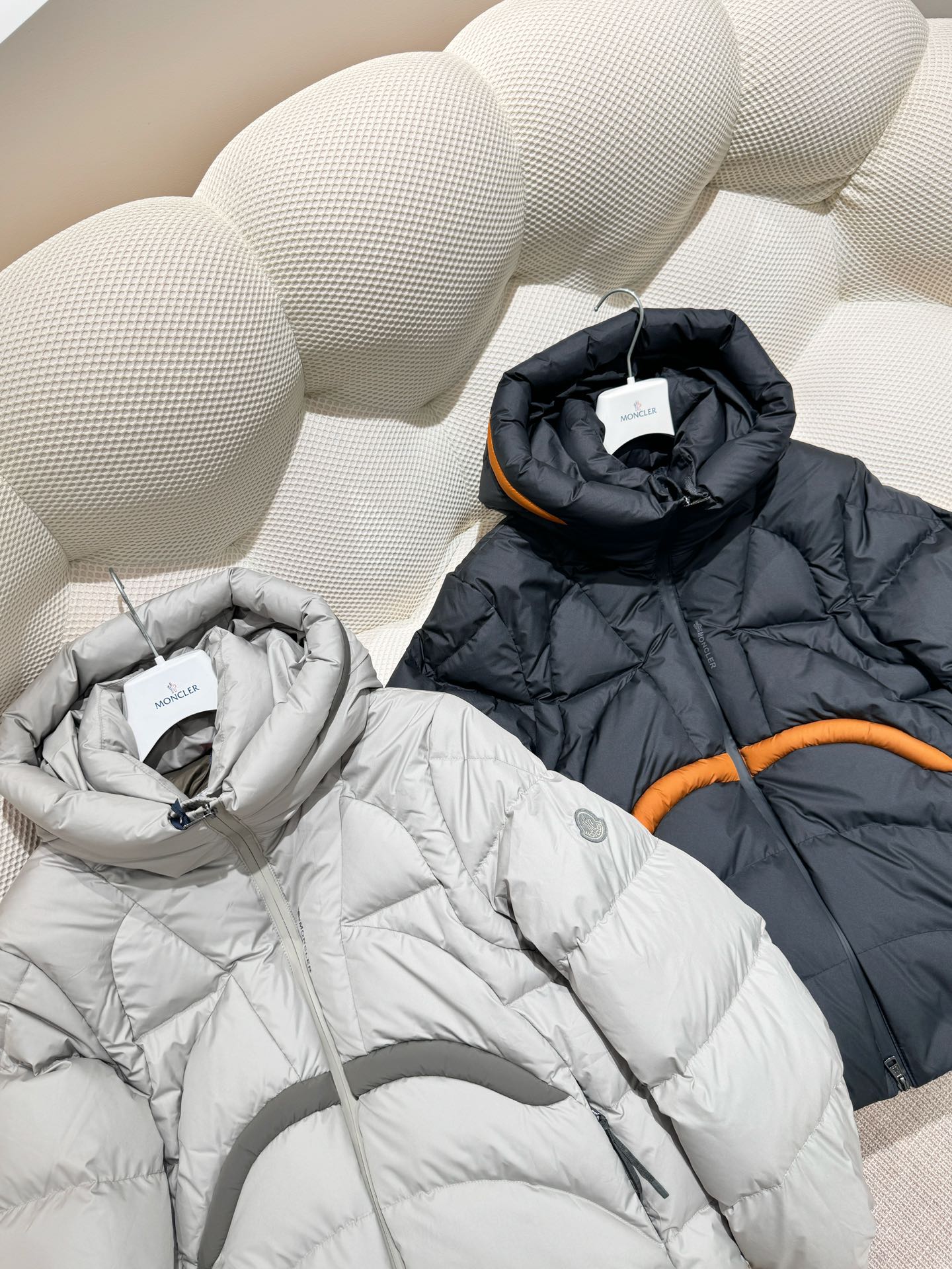 图片[4]-p1300 Moncler²⁰²⁴
2024羽绒服高版本 原⌚️对⌚️
SIZE：48-56-高仿包包