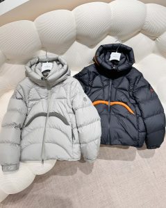 p1300 Moncler²⁰²⁴
2024羽绒服高版本 原⌚️对⌚️
SIZE：48-56-高仿包包