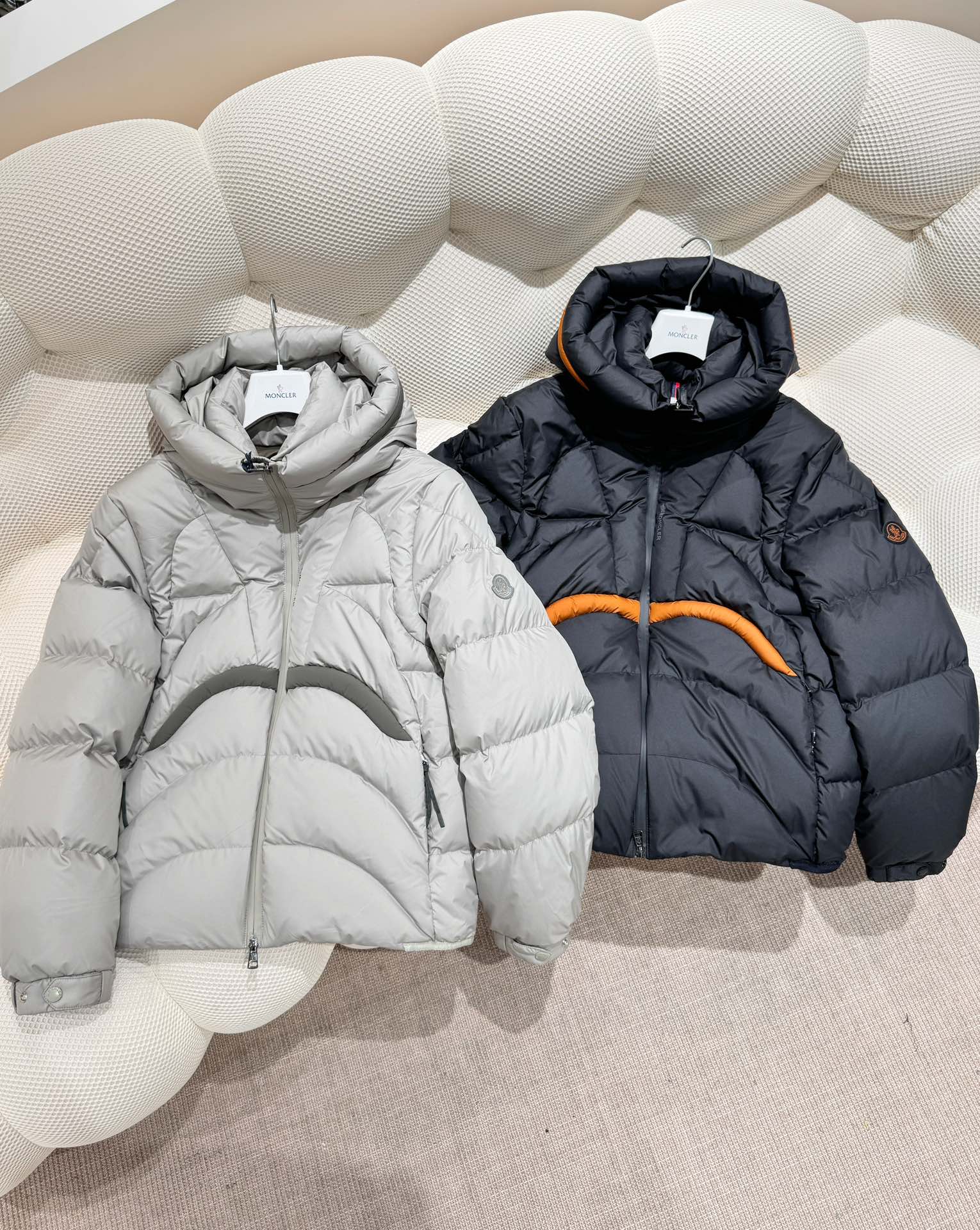 p1300 Moncler²⁰²⁴
2024羽绒服高版本 原⌚️对⌚️
SIZE：48-56-高仿包包