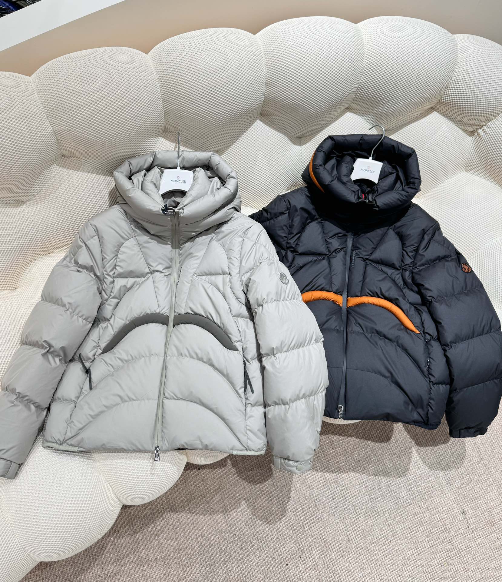 图片[2]-p1300 Moncler²⁰²⁴
2024羽绒服高版本 原⌚️对⌚️
SIZE：48-56-高仿包包