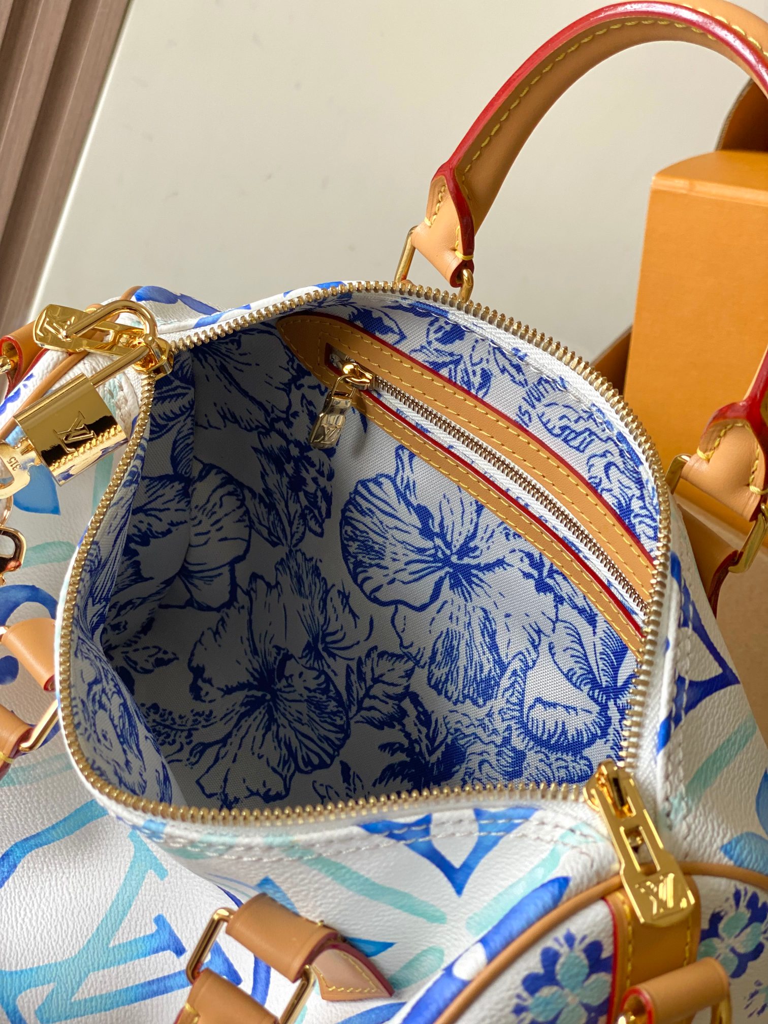 p2000 blue summer blue pillow bag speedy series seasonal new SPEEDY BANDOULIÈRE 25 handbags Model: 11264 blue dynamic chip Material: A grade all-steel hardware imported original fabrics Packaging: a full set of the original duty-free M Boberly loaded Size: 25 * 19 * 15CM - high imitation factory