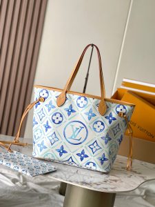 p2100

蓝色夏天蓝色 当季新款 
Neverfull 中号手袋
型号: 11263蓝色动态芯片
材料：A级全钢五金进口原厂面料
包装：全套原厂免税M博柏利装
尺寸：31*28*14CM-高仿包包