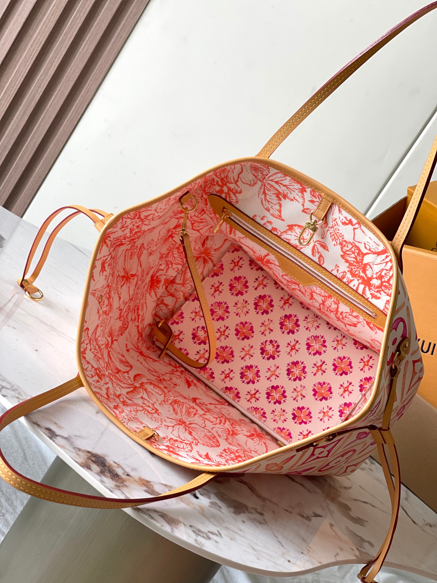 p2100 Pink Summer Seasonal New Neverfull Medium Handbags Modelo: 25317 Dynamic Chip Material: Grade A All-steel Hardware Tecidos originais importados Embalagem: Conjunto completo de embalagens originais isentas de impostos M Boppelia Tamanho: 31*28*14CM-Sacos de alta moda