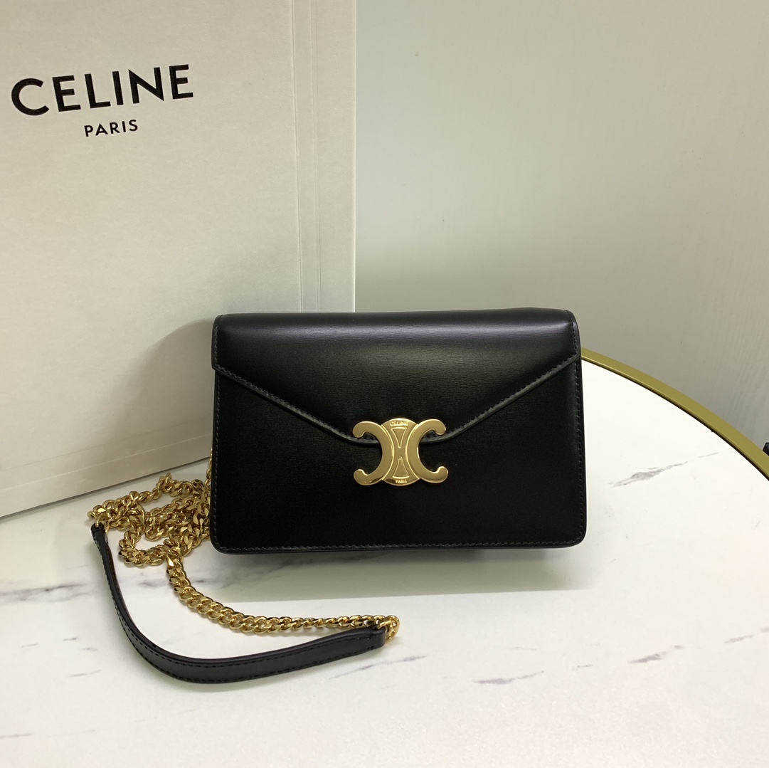 P1240 TRIOMPHE Shiny Cowhide Chain Wallet This model can fit larger smartphone models such as PLUS Cowhide Lining : Cowhide/Fabric Crossbody and Shoulder TRIOMPHE Metal Snap Button Closure 1 Main Compartment 6 Card Slots Removable Chain Strap with Shoulder Pad Length 20 inches (50cm) Model No.: 10 L033 Gram Color Size: 19.5 X 13 X 4CM (with original) Packaging)-High-fashion factory