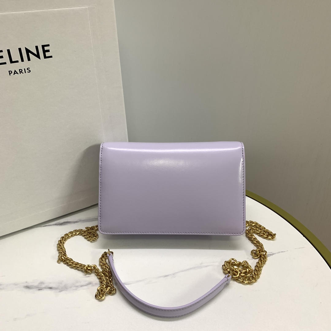 P1240 TRIOMPHE Shiny Cow Leather Chain Wallet This model can fit larger smartphone models such as PLUS Cow Leather Lining : Cow Leather/Fabric Crossbody and Shoulder TRIOMPHE Metal Snap Button Closure 1 Main Compartment 6 Card Slots Removable Chain Strap with Shoulder Pad Length 20 inches (50 cm) Model No. 10 L033 Light Lavender Purple 💰 Size: 19.5 X 13 X 4CM ( With original packaging)-High imitation factory