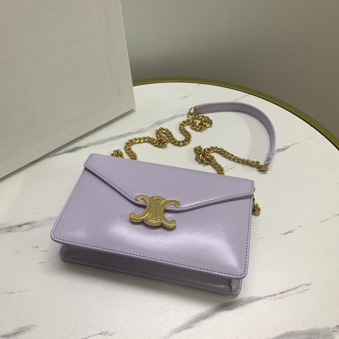 P1240 TRIOMPHE Shiny Cow Leather Chain Wallet This model can fit larger smartphone models such as PLUS Cow Leather Lining : Cow Leather/Fabric Crossbody and Shoulder TRIOMPHE Metal Snap Button Closure 1 Main Compartment 6 Card Slots Removable Chain Strap with Shoulder Pad Length 20 inches (50 cm) Model No. 10 L033 Light Lavender Purple 💰 Size: 19.5 X 13 X 4CM ( With original packaging)-High imitation factory