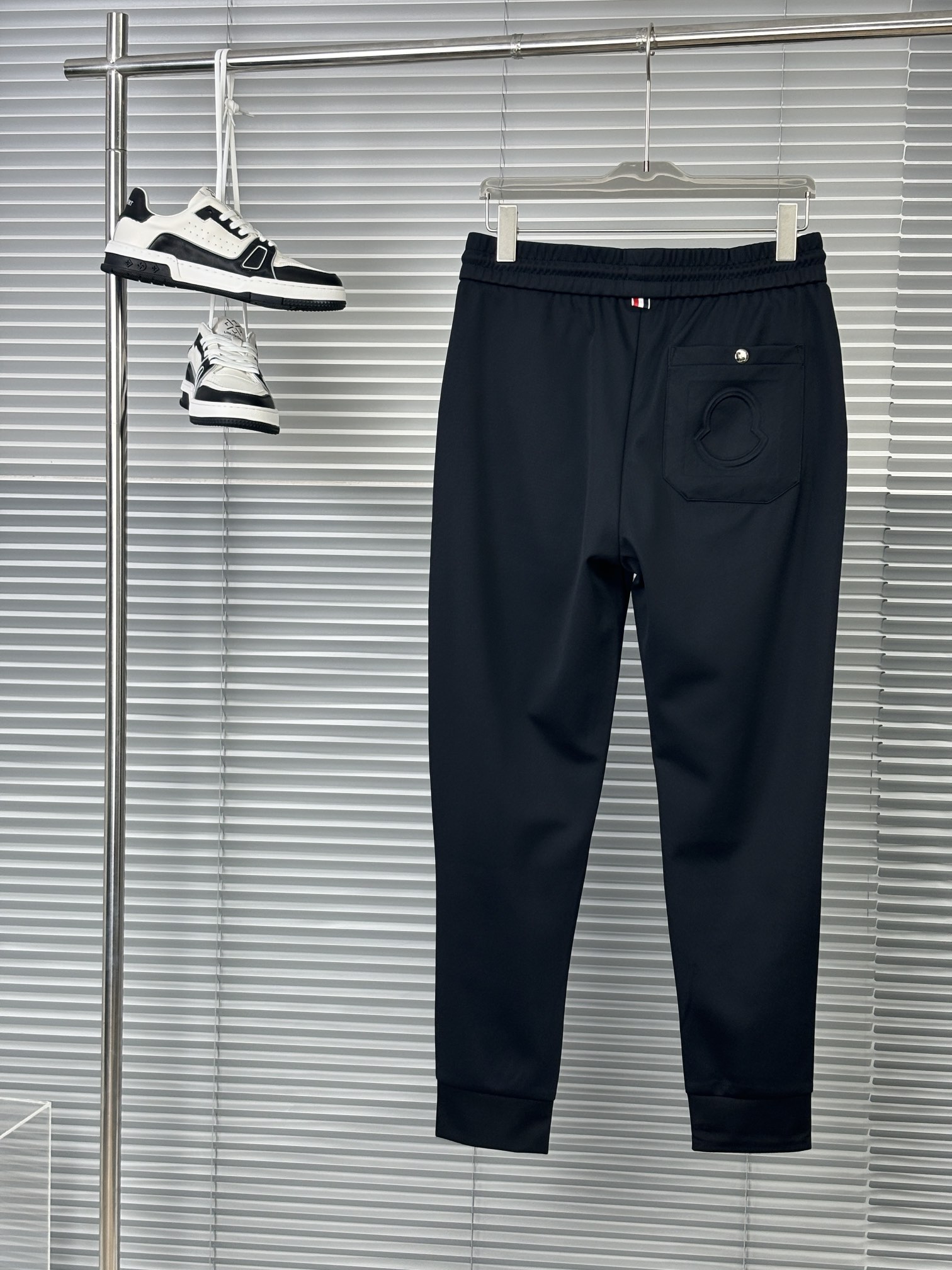 P580 M pantalones de moda de los hombres Muy buen efecto en el cuerpo Real de grandes pedidos Sólo el ajuste adecuado Slim fit muy buen efecto en el cuerpo puede ser un gran reflejo del físico esbelto masculino Esta moda en las celebridades de la moda aparecen altos Siga la tendencia de la moda para crear su propia masculinidad M-3XL