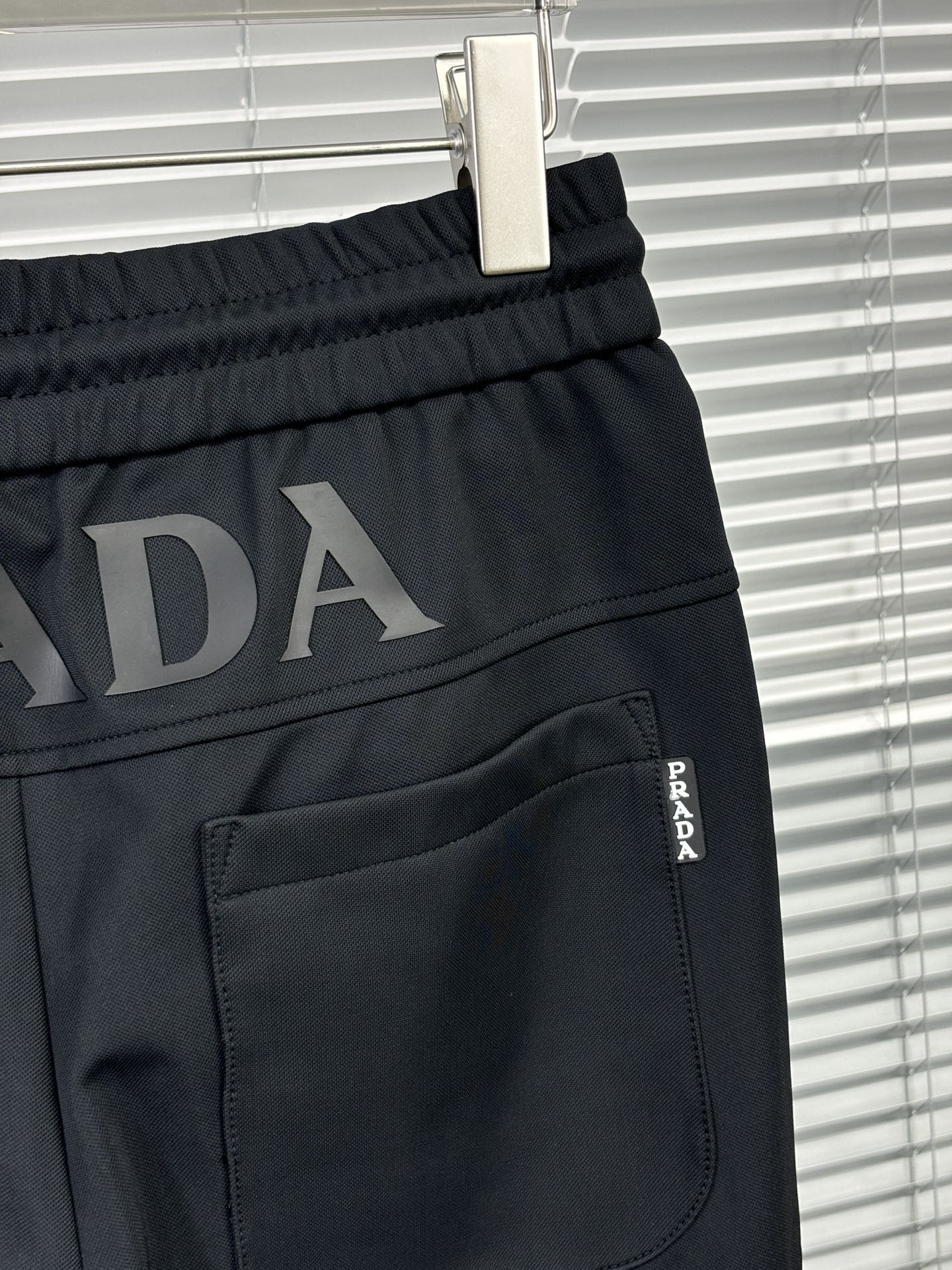 P580 Pd pantalones de moda de los hombres se ajustan muy bien Real gran pedido de existencias Sólo el ajuste delgado derecho El ajuste es muy bueno y refleja el físico esbelto masculino Esta moda es muy fotografiado entre las celebridades y grandes celebridades de la moda Sigue la tendencia de la moda para crear su propia masculinidad M-3XL