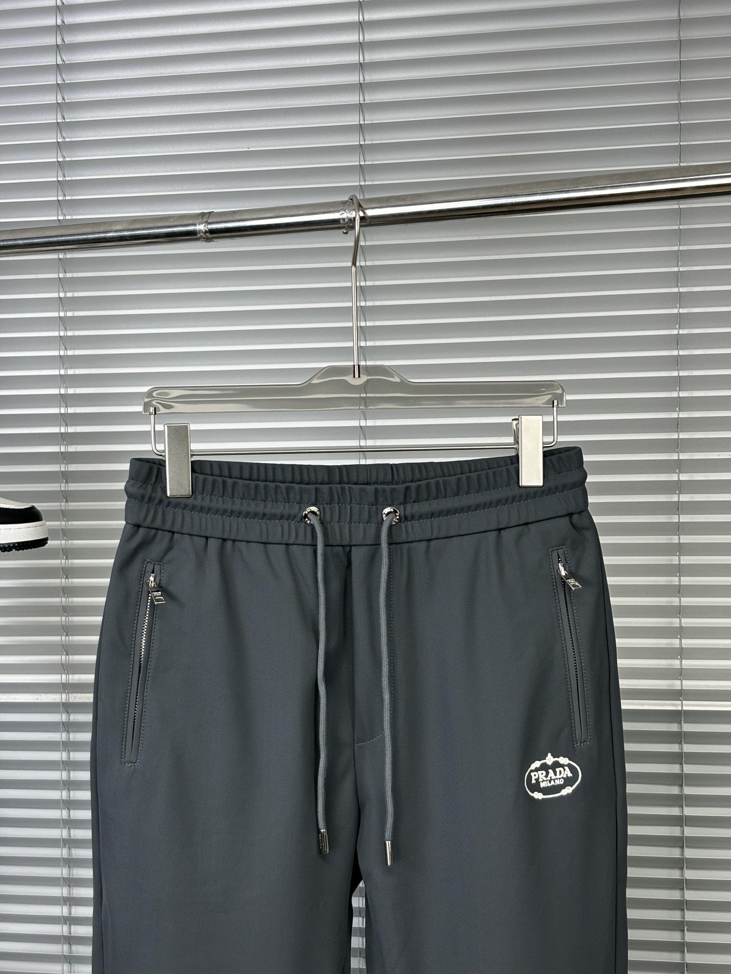 P580 pantalons décontractés pour hommes très bien ajustés vraies grandes commandes juste le bon slim fit très bien peut être un grand reflet de l'homme physique svelte Cette mode parmi les étoiles dans la mode big shot haut Suivre la tendance de la mode pour créer leur propre masculinité M-3XL- high quality replica handbags