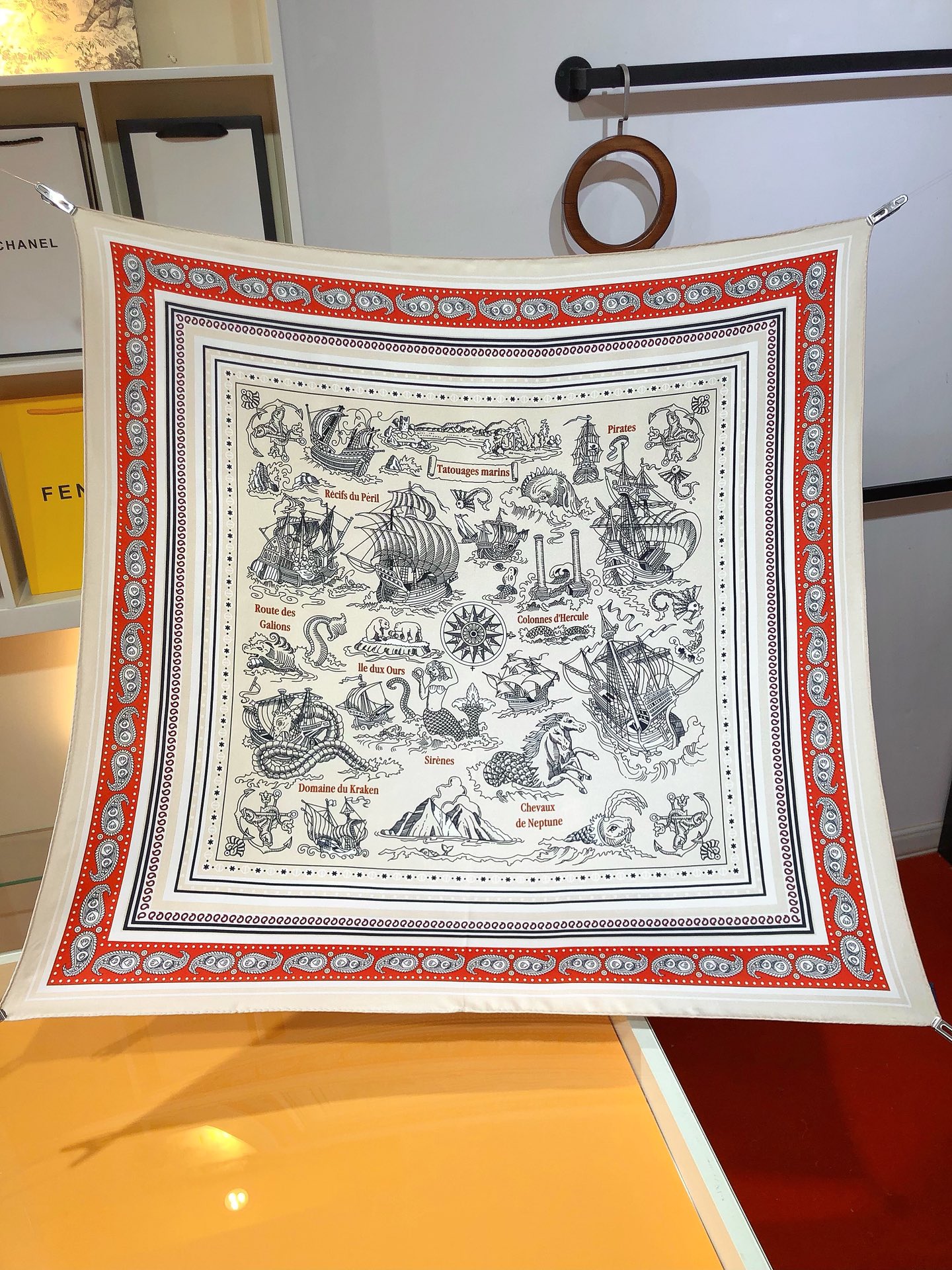 P230🌼SHMS2488🌼HERMES Sailor's Tattoo 90cm Silk Square Scarf💖 Neptune's Horse, Hercules' Pillar, Dangerous Reef and Bear Island are names that conjure up images of nautical tattoos and ancient maps of extraordinary creatures, with mermaids, dolphins and galleys encircling the silk square. The square scarf pattern has been given a two-tone finish to give the design a new look. This Hermès accent accessory can be worn in a variety of ways to complement any outfit, whether it is tied around the neck or worn as a blouse, belt or headscarf.