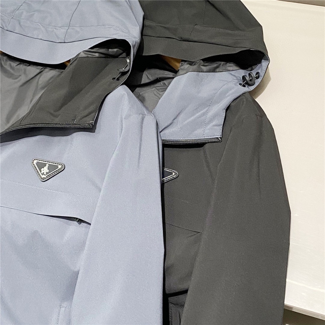 ¡P740 2024 otoño e invierno de peso pesado nuevo producto debut! ¡Puerta trasera de gama alta serie de detalles se puede ver en su calidad de envío perfecto AW Serie #P + chaquetas con capucha de los hombres nuevos contador de la ventana de la serie de grapas material personalizado súper textura P de la serie única cinta roja puede ser descrito como los modelos de hoja perenne de las estaciones, los clientes antiguos conocen la estabilidad de los productos de P, este estilo se puede decir que cada año fuera de cada año va a explotar el cliente para el tejido de nylon de alta densidad de gran tamaño No. 8 original de la cremallera de la moda vintage de comercio exterior! ¡detalles del coche impresionante mano de obra en general es muy cuidadoso para dar un disfrute muy especial que tiene una actitud de negocios y un poco de sabor más informal plena calidad del comercio exterior orden de ropa de calidad dobladillo y la tapa son muy cuidadosos para hacer el tratamiento del viento estilo con capucha cuatro estaciones desgaste también es más práctico!Negro GrisTamaño estándar M a XXXL.Datos de mediciónTalla M: busto 104, anchura de hombros 45, longitud 67, longitud de mangas 63Talla L: busto 108, anchura de hombros 46, longitud 68, longitud de mangas 64.Talla XL: Busto 110, Anchura de hombros 48, Longitud 69, Largo de mangas 65.XXL Busto 114, anchura de hombros 50, longitud 70, longitud de mangas 66.Talla XXXL 118, anchura de hombros 52, longitud 71, longitud de mangas 67.