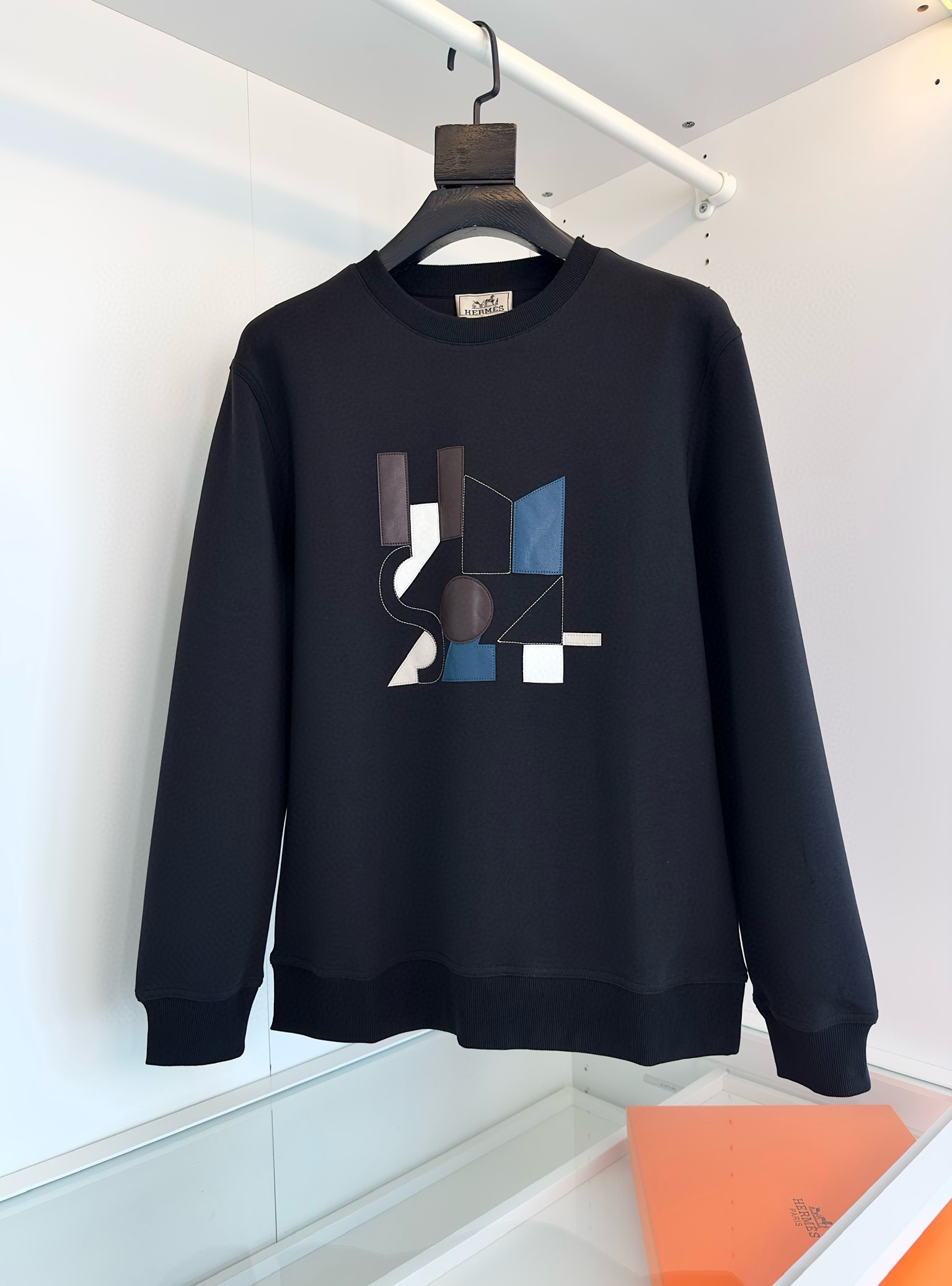 P480 Hermès outono-inverno 2024 Couro Detalhes geométricos Sweatshirt com gola redonda Pullover Sweatshirt Jeu d'Adresse" Apliques de pele de cordeiro Fios de malha Ajuste desestruturado Ajuste à forma Tecido feito de fibras modais austríacas O tecido de camada de ar respirável é estruturado com uma estrutura de tecido de três peças - forro, centro e exterior - que cria uma sanduíche de ar no tecido. Forma uma sanduíche de ar no tecido. Boa fluidez, elasticidade Q. Para formar uma camada de ar estática, de modo a obter o efeito de calor, o tecido enruga-se bem nas mãos de tecidos quentes, macios e confortáveis, suaves e respiráveis, como um todo, e tem uma boa espinha dorsal na parte superior do corpo, direita e elegante! 88262 cor preto caqui cinzento jardas M 3XL 2002001 tentei vestir 172 148 para vestir o L adequado!