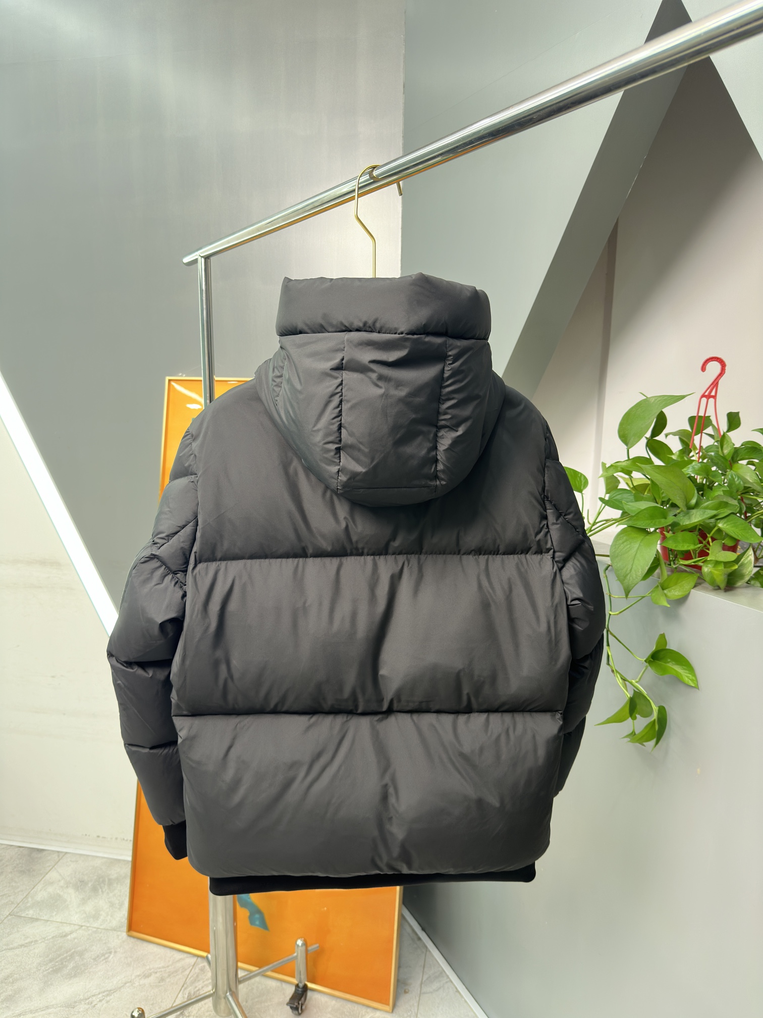 Imagem [10]-P1320 Mengkou down jacket Explosivo 🔥 outono e inverno novo down jacket Original 1:1 acessórios de hardware personalizados importados originais personalizados Bem-vindo comparação de contador Alta qualidade absoluta Usando o top 90 pato branco para baixo Super macio Enchimento de penas fofo cheio Tecido super pesado acabamento 👍 versão do perfeito Nota ⚠ os tecidos são super confortáveis Modelos exclusivos Produtos não comerciais Homens e mulheres com os mesmos modelos Número de código de tamanho: 1-5BBB1-Sacos de alta moda