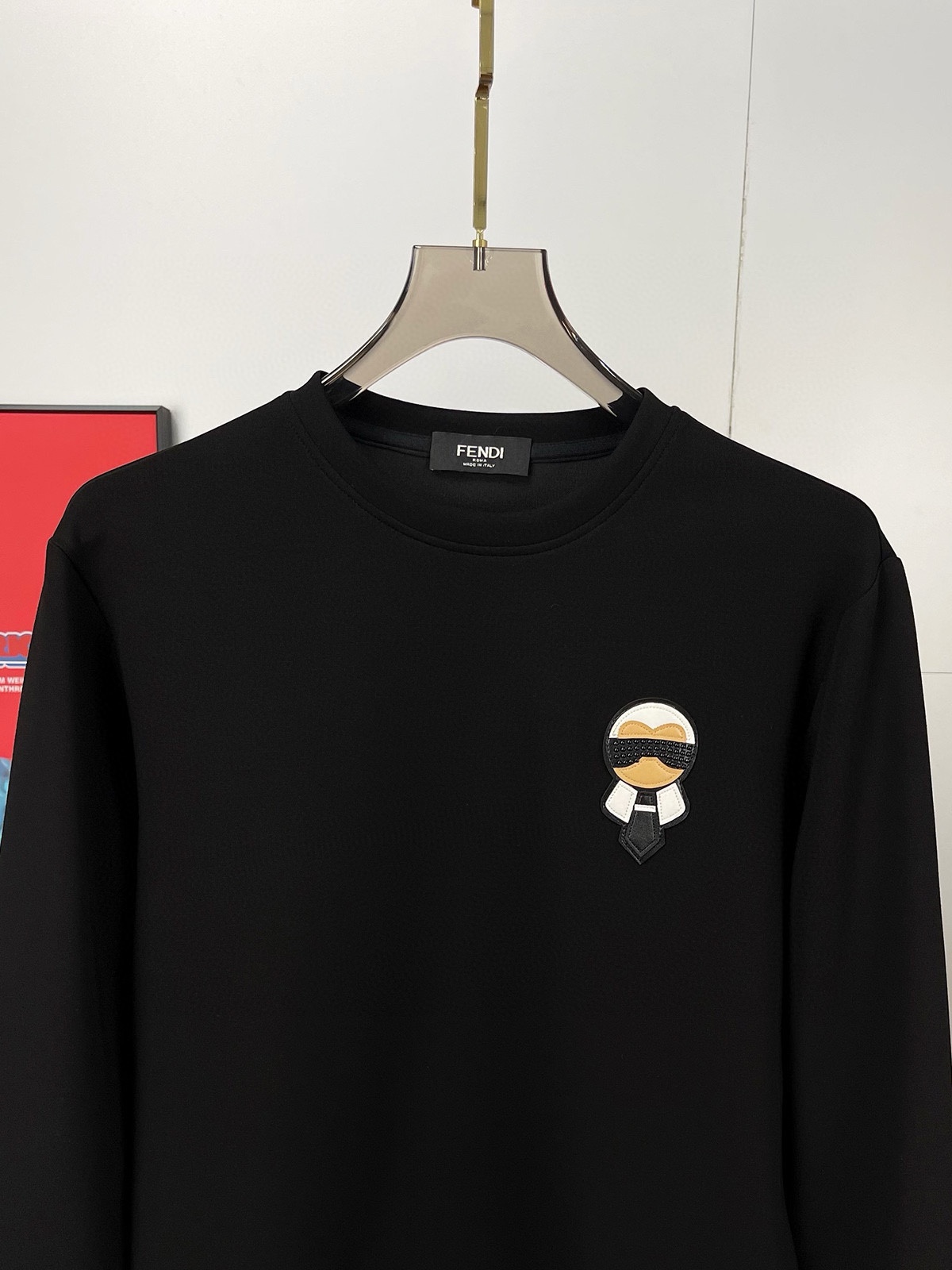 P480 FENDI フェンディ マックス 6XL 着用 240ポンド 2024秋冬GWシンクスウェットTシャツ！秋冬のベースレイヤーとして一枚で着れる優れもの！定番を継承！フルオーダーモデル！胸元の重厚なクラフトロゴデザインハイエンドカスタムエアーレイヤーロングステープルコットン生地は、形状からデザインに至るまで、細部まで十分なシェイプやデザインは、非常に時代の新しい波です！ネックラインはややフィットネック良い形良い生地！快適な肌暖かくスタイリッシュなボディに高密度綿素材！ヤード数：M-6XL（178 140ポンドL最大240ポンド）