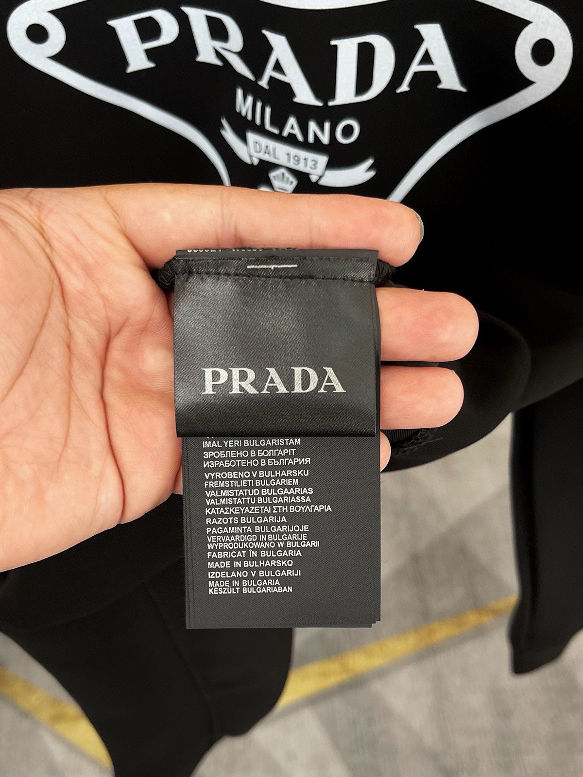 ¡P480 Prada Prada Máximo 6XL desgaste 240 libras 2024 Otoño / Invierno GW Sync Sudadera Camiseta! ¡Excelente por sí sola como capa base para otoño/invierno! ¡Continuación del clásico! ¡Modelo de la orden de calidad completa! ¡Pecho pesado Craft diseño del logotipo de gama alta de aire personalizado capa de tejido de algodón de grapa larga de la forma al diseño es en gran medida la nueva ola de los tiempos, independientemente de la forma o el diseño suficientes detalles! ¡Escote ligeramente en forma de cuello buena forma buena tela! ¡Material de algodón de alta densidad en el cuerpo cómodo de la piel caliente y con estilo! Yardage: M-6XL (178 140 libras L máximo 240 libras)