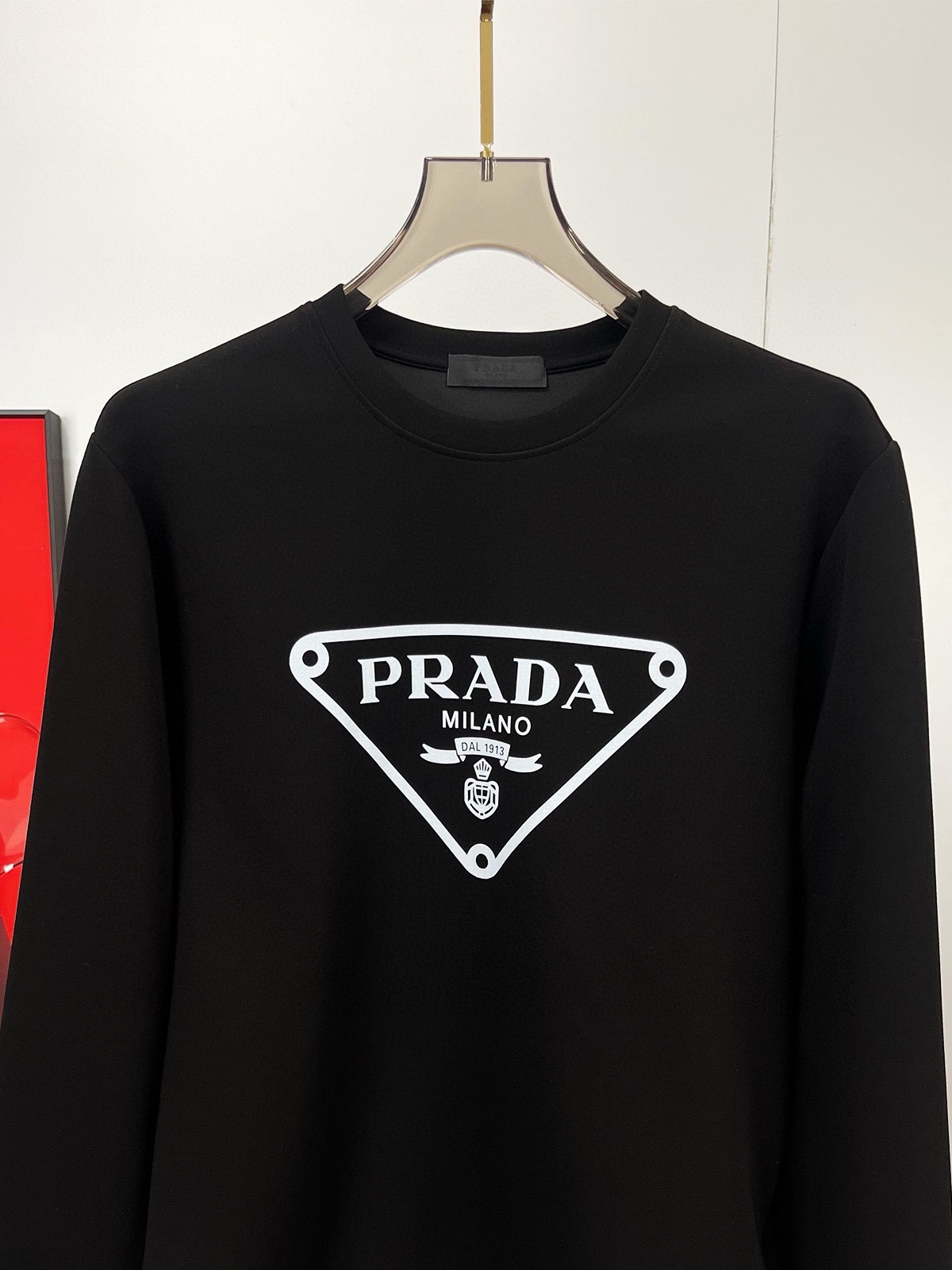 P480 Prada Prada Maximum 6XL wear 240 pounds 2024 Fall/Winter GW Sync Sweatshirt T-shirt! Excellent on its own as a base layer for fall/winter! Continuing the classic! Full quality order model! Chest heavy Crafted logo design high-end custom air layer long-staple cotton fabric from the shape to the design is very much the new wave of the times regardless of the shape or design enough details! Neckline slightly fit neck good shape good fabric! High-density cotton material on the body comfortable skin warm and stylish! Yardage: M-6XL (178 140 pounds L maximum 240 pounds)