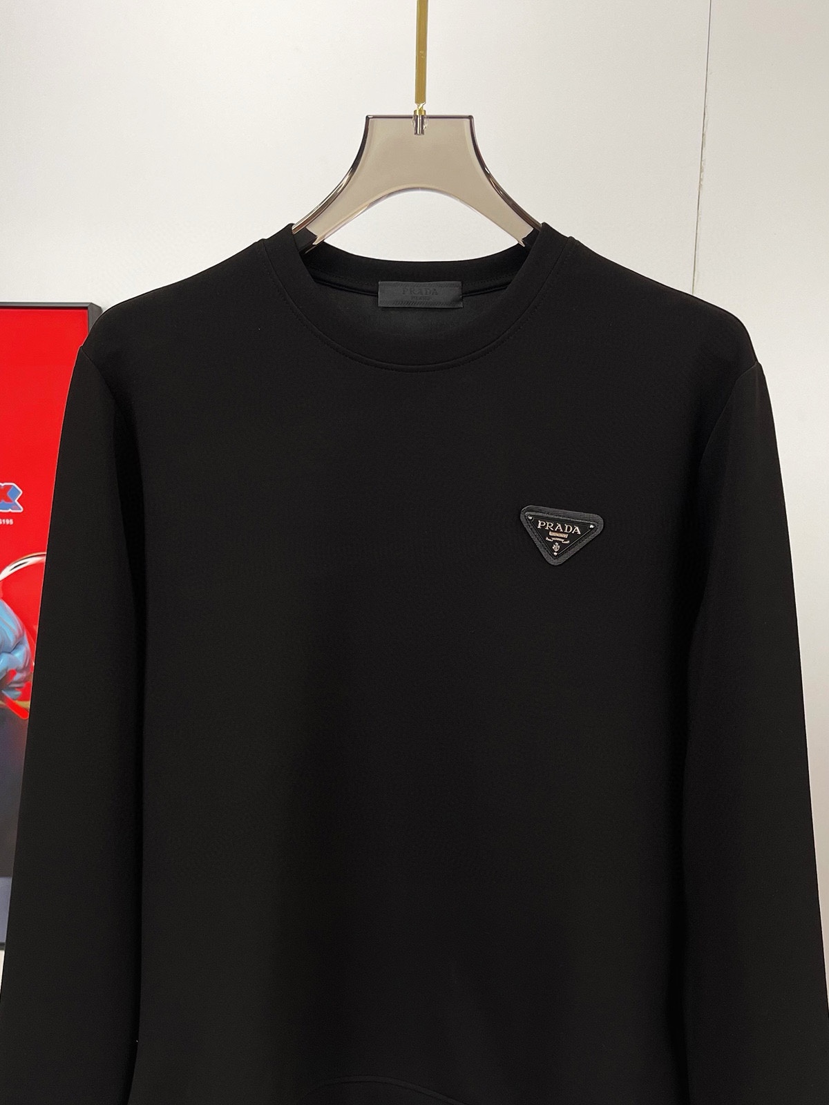 P480 Prada Prada Maximum 6XL wear 240 pounds 2024 Fall/Winter GW Sync Sweatshirt T-shirt! Excellent on its own as a base layer for fall/winter! Continuing the classic! Full quality order model! Chest heavy Crafted logo design high-end custom air layer long-staple cotton fabric from the shape to the design is very much the new wave of the times regardless of the shape or design enough details! Neckline slightly fit neck good shape good fabric! High-density cotton material on the body comfortable skin warm and stylish! Yardage: M-6XL (178 140 pounds L maximum 240 pounds)