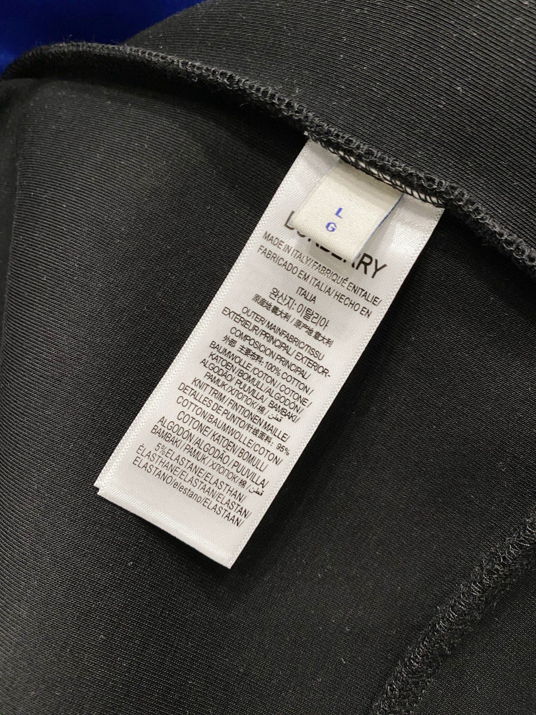 P740 Burberry 2024ss début automne derniers modèles manteau veste décontractée version haut de gamme de la quincaillerie de tissu sont contre 1:1 tissu personnalisé est utilisé 100% logo en tissu de coton en utilisant la marque classique triangulaire étiquette décoration à la mode atmosphère haut de gamme sur le corps de la belle et élégante un peu pas contraint, en utilisant des matériaux de coton importé de haute qualité sur le corps super confortable ! Avec le cordon de serrage classique, l'ensemble de la pièce est super cool et haut de gamme ! Le haut du corps n'est pas lourd pour montrer la personnalité de la mode souffle ! 🌽Color : Black White Yardage : M-XXXL-High Faux Bags