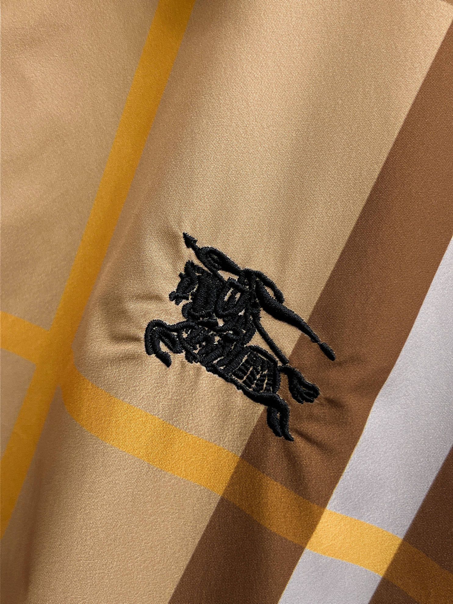 P900 Burberry Burberry 2024 fall and winter new reversible jacket original 1:1 customized hardware accessories imported original customized Welcome to the counter to compare super soft super heavy fabric workmanship 👍 version of the perfect Note ⚠ fabrics are super comfortable Exclusive models non-market goods men and women with the same models Size: M-XXXL