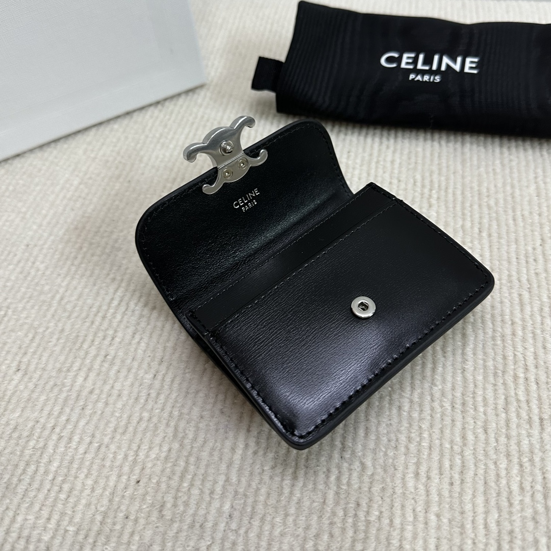 Photo [6]-P460 New Card Case online 🅰️🅰️CE New Classic Card Case Cowhide Leather Lining TRIOMPHE Snap Button Closure Inside 4 Card Slots 1 Outside Card Slot. Le poids est léger et facile à transporter ! Modèle No. 10I583g argent 💰 (tout acier) Taille : 10.5 X 7 X 1 (avec boîte d'origine)-High Faux Bags