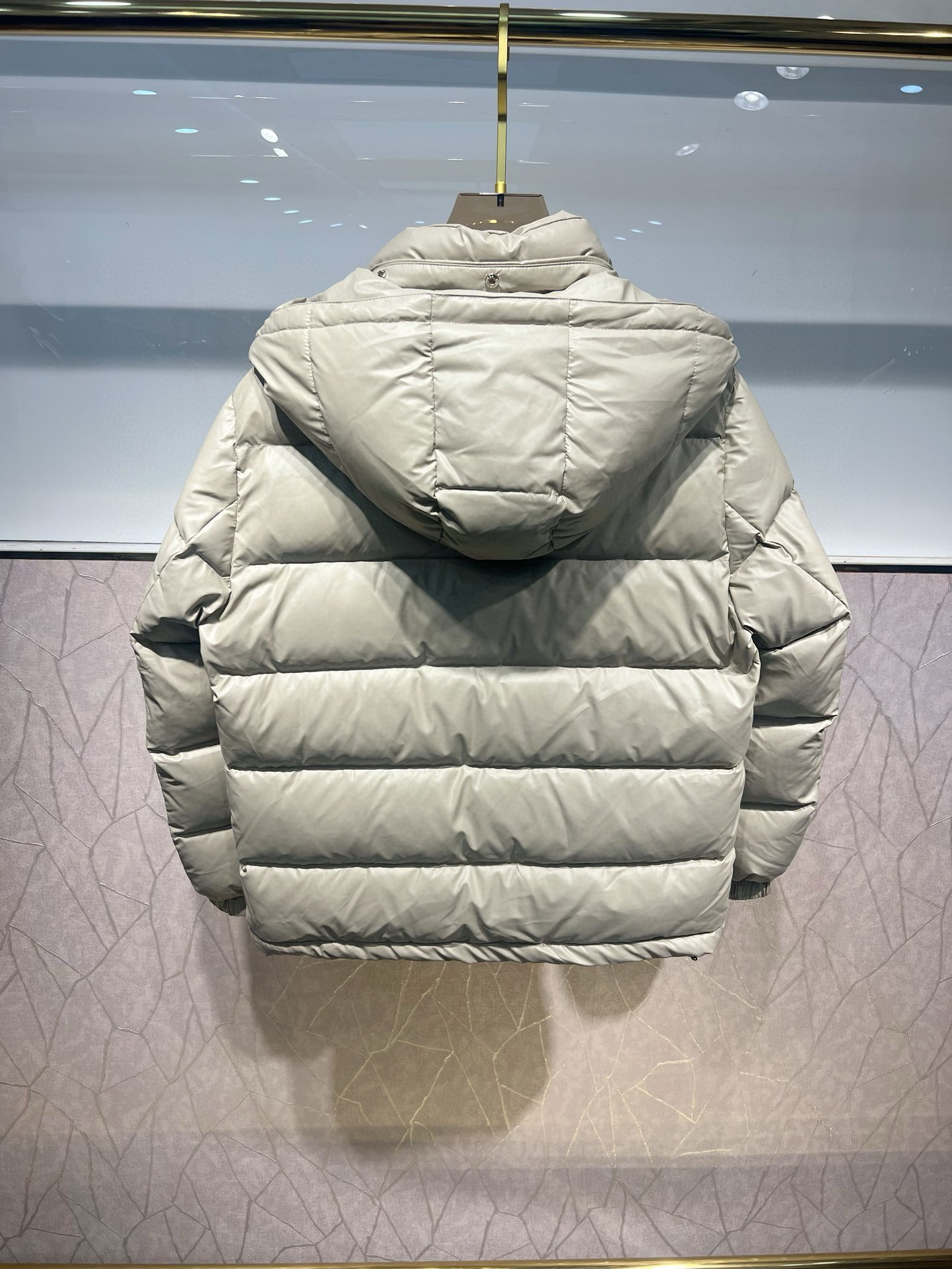 ¡P1360 Prada Prada de gama alta recomendada ganado 2024 Otoño / Invierno de los hombres pura 90 Chaqueta de plumas! ¡Noble linaje, lleno de esponjosidad, el clima frío, de gama alta de primer nivel prêt-à-porter de la ropa, toda la prenda está diseñada utilizando la mano-pesada artesanía, la parte interior del esqueleto como un apoyo están cubiertos con tiras en relieve a mano de revestimiento impermeable en forma de silueta impermeable al aire libre como el tono de la integración de los elementos de diseño de la moda no está orientada a la funcionalidad de alta calle modelos prácticos llenos de importación de alto grado de selección de 90 pato blanco hacia abajo + 10 plumas, de alto peso, de espesor, el calor rápido y el calor politérmico, el efecto de reunir el mejor! Zegna artesanía tradicional pieza Símbolo y da la nueva temporada de la vitalidad de la moda y el valor estético de la moda también Zhuangyixia estilo de los hombres de élite urbana preferida Tamaño: M-3XL178 140 libras desgaste L Slim máximo usable 190 libras