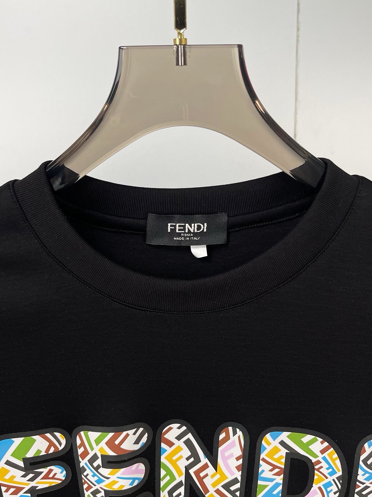 P440 FENDI Fendi maximum wear 240 pounds Heavyweight recommended! 2024 fall and winter models of the latest counter long-sleeved round neck T-shirt high end custom fall and winter single wear bottoming are very good design forward! Classic brand logo embellishment heavy design High-end customized Tencel cotton fabric. Soft to the touch. Comfortable to wear. Counter level exquisite stitching. Fine workmanship. The effect on the body is unrivaled handsome! Men's essential single product! Yardage: M-6XL (178 140 pounds wear L maximum wear 240 pounds)