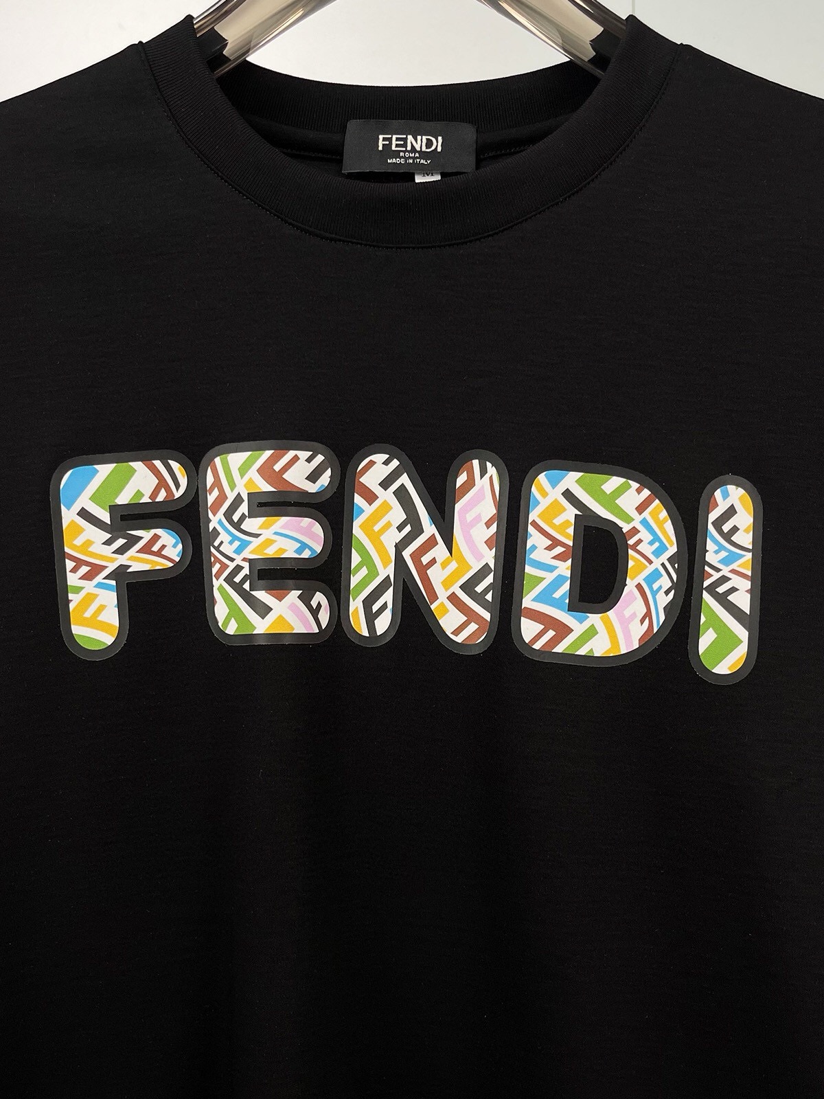 P440 FENDI Fendi maximum wear 240 pounds Heavyweight recommended! 2024 fall and winter models of the latest counter long-sleeved round neck T-shirt high end custom fall and winter single wear bottoming are very good design forward! Classic brand logo embellishment heavy design High-end customized Tencel cotton fabric. Soft to the touch. Comfortable to wear. Counter level exquisite stitching. Fine workmanship. The effect on the body is unrivaled handsome! Men's essential single product! Yardage: M-6XL (178 140 pounds wear L maximum wear 240 pounds)