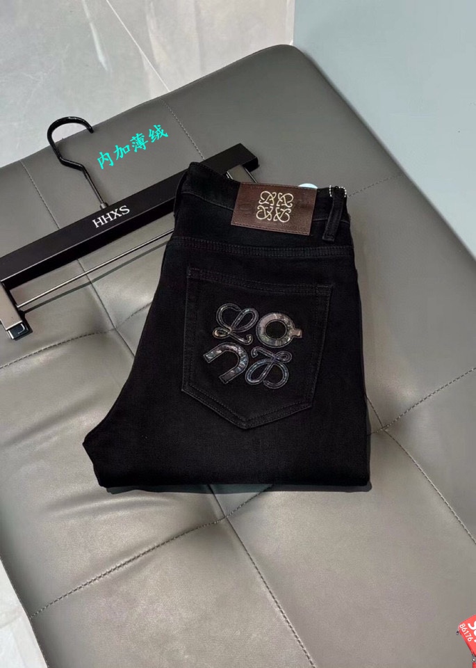 P500 Loewe Loewe Inside plus thin velvet 2024 outono e inverno últimas séries de balcão Personalizado de alta qualidade Calças de ganga slim de perna pequena Os últimos modelos de passerelle da semana da moda Decoração de ferragens perfeita Design artesanal superpesado Moda imprescindível Modelos simples e versáteis Costura bordada à mão pura Processo de lavagem original com fermento Tecidos de ganga (algodão) selecionados de peso elevado Corte tridimensional Detalhes perfeitos Pico de excelência! (Ligeiramente elástico) Tamanho: 28-38