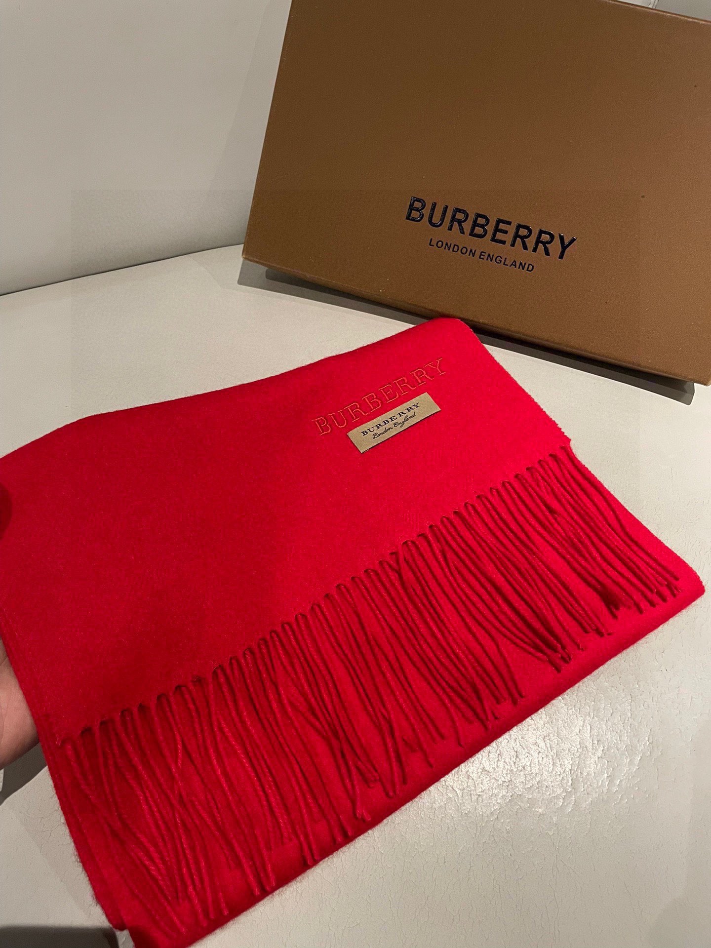 Imagem [2]-P230 modelos Burberry Welfare ❗️ China vermelho os cem modelos mais valiosos do ano olhe para essas cores você sabe não é o mercado de bens ah material também é equivalente ao contador 100% ovelhas 🐏 bolo de veludo puro e genuíno. A mão do nome da casa deve ser N tiras. Seleção de cores é o melhor esta é a maior diferença com os bens de mercado. Suave e delicado. Não finja que não adiciona falsas cores básicas mais recentes estão todos em.200 * 35. valorizar sacos raros de alta moda