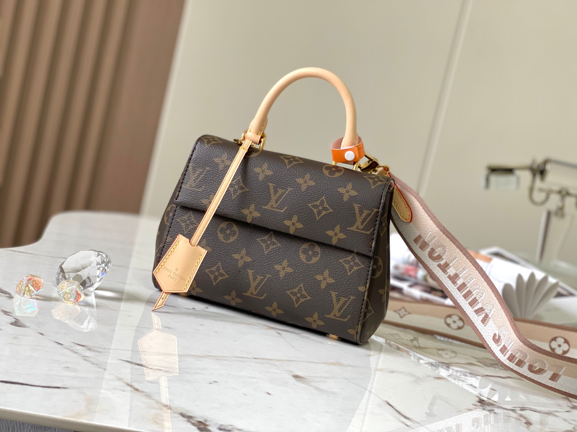 p1600CLUNY mini handbags Model: M46055 Material: A grade all-steel hardware imported original fabrics Packaging: a full set of the original duty-free M Boberly loaded Size: 20x16x7.5CM-High-fashion Factory